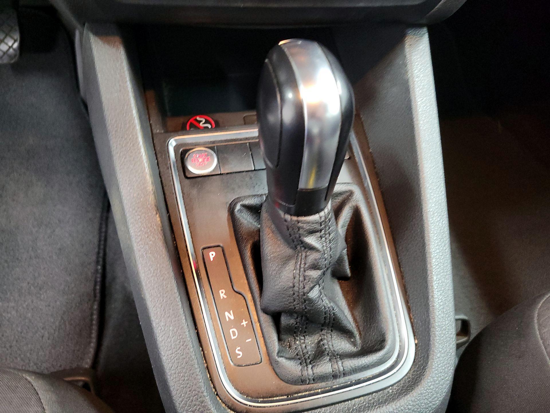 Thumbnail: 2016 Volkswagen Jetta - 13