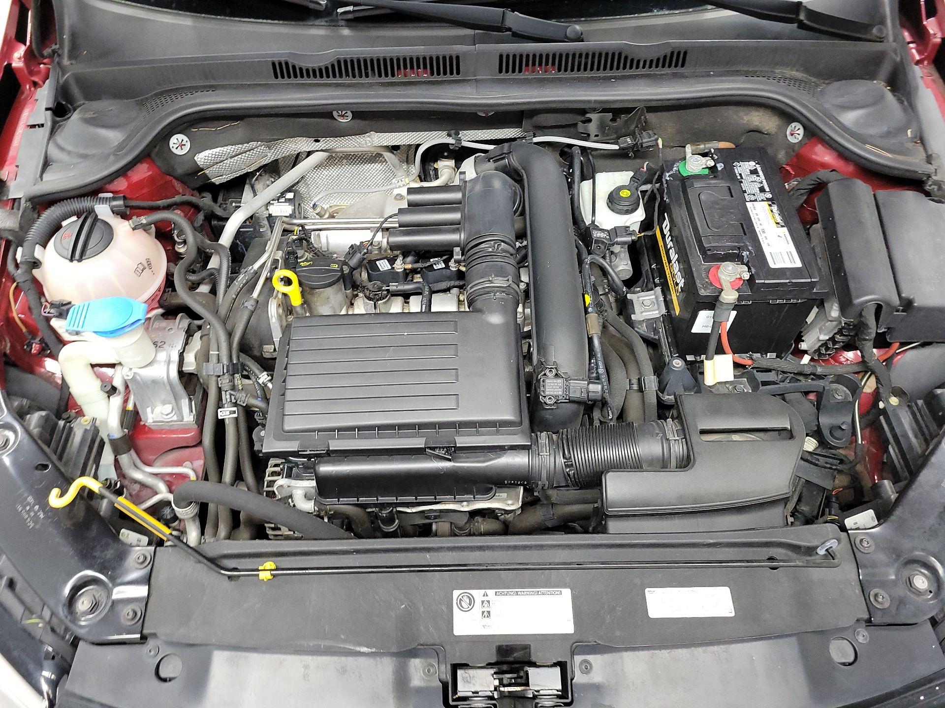 Thumbnail: 2016 Volkswagen Jetta - 16