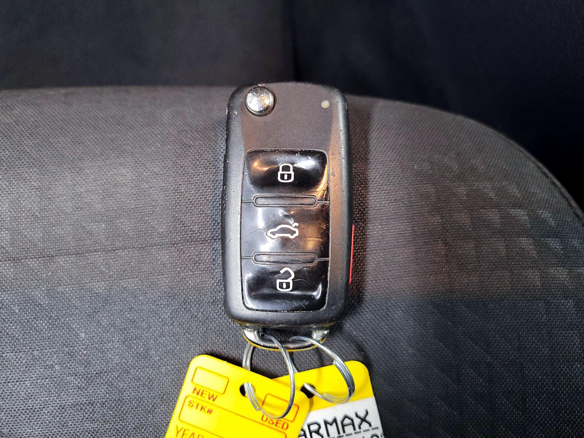 Thumbnail: 2016 Volkswagen Jetta - 17