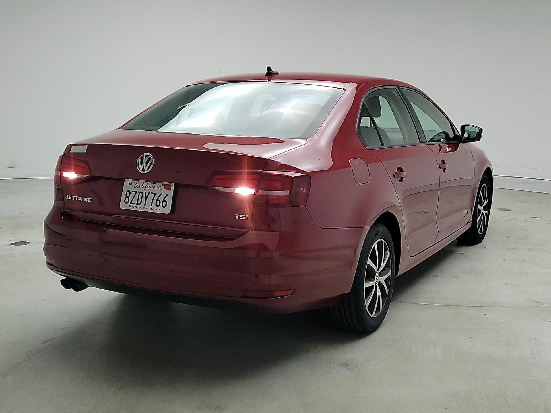 Thumbnail: 2016 Volkswagen Jetta - 5