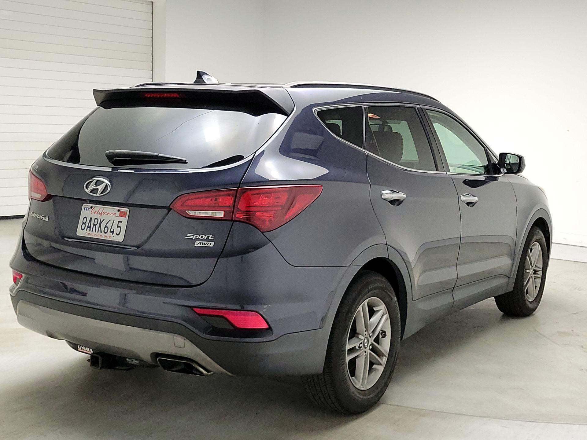 Thumbnail: 2017 Hyundai Santa Fe - 5