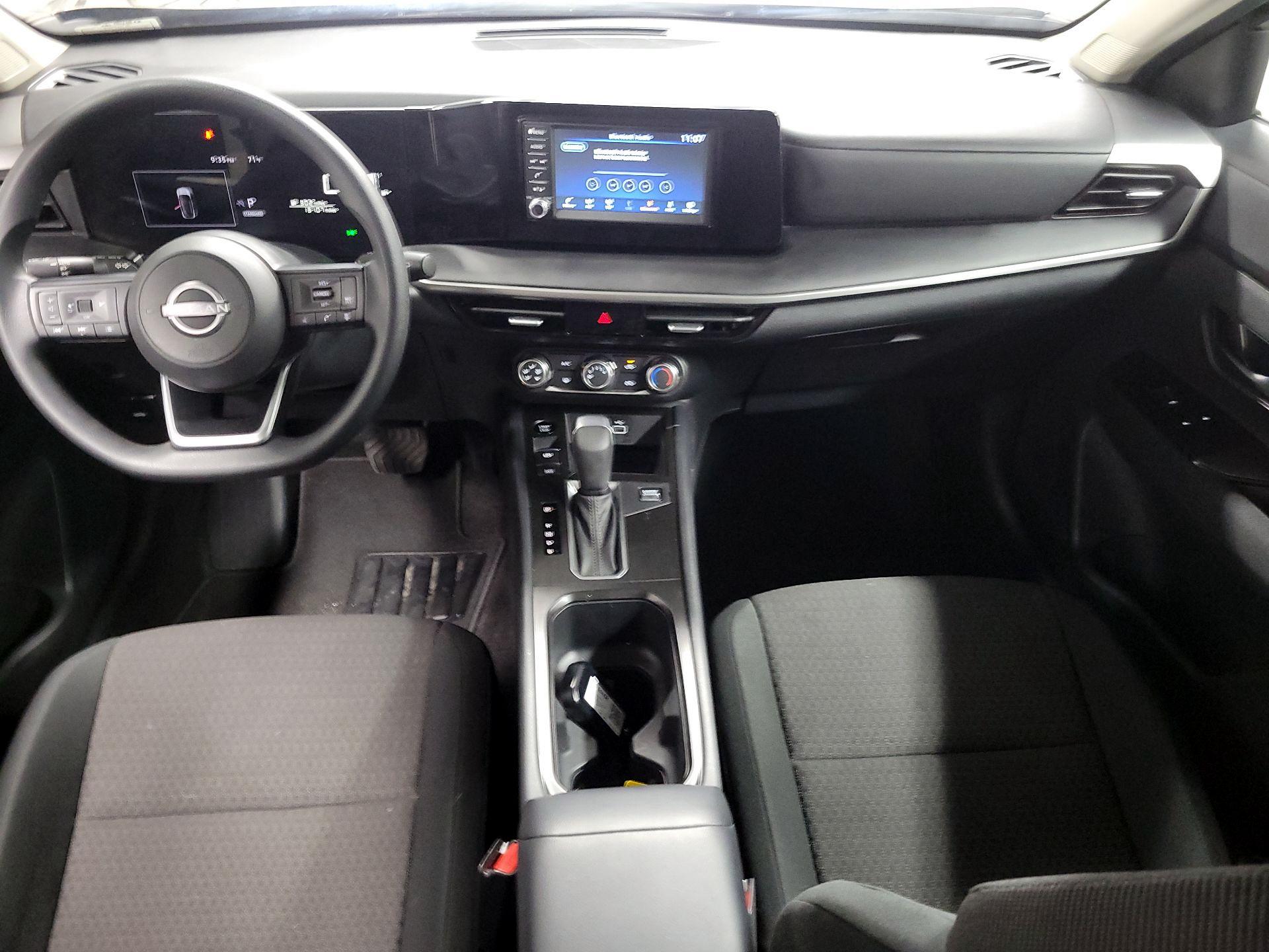 Thumbnail: 2025 Nissan Kicks - 9