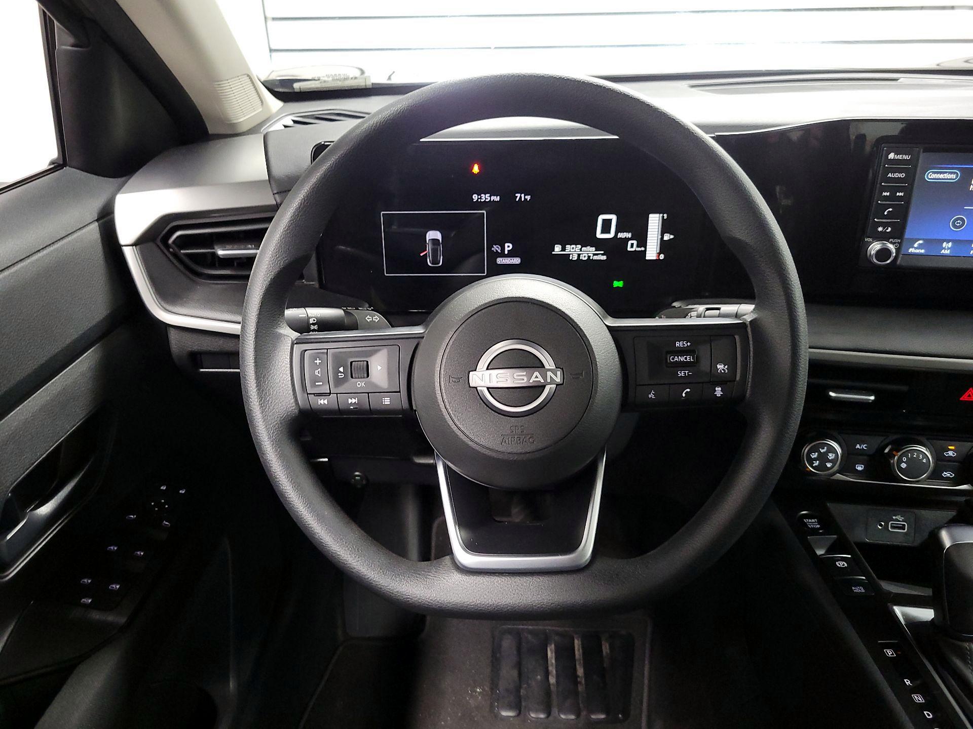 Thumbnail: 2025 Nissan Kicks - 10