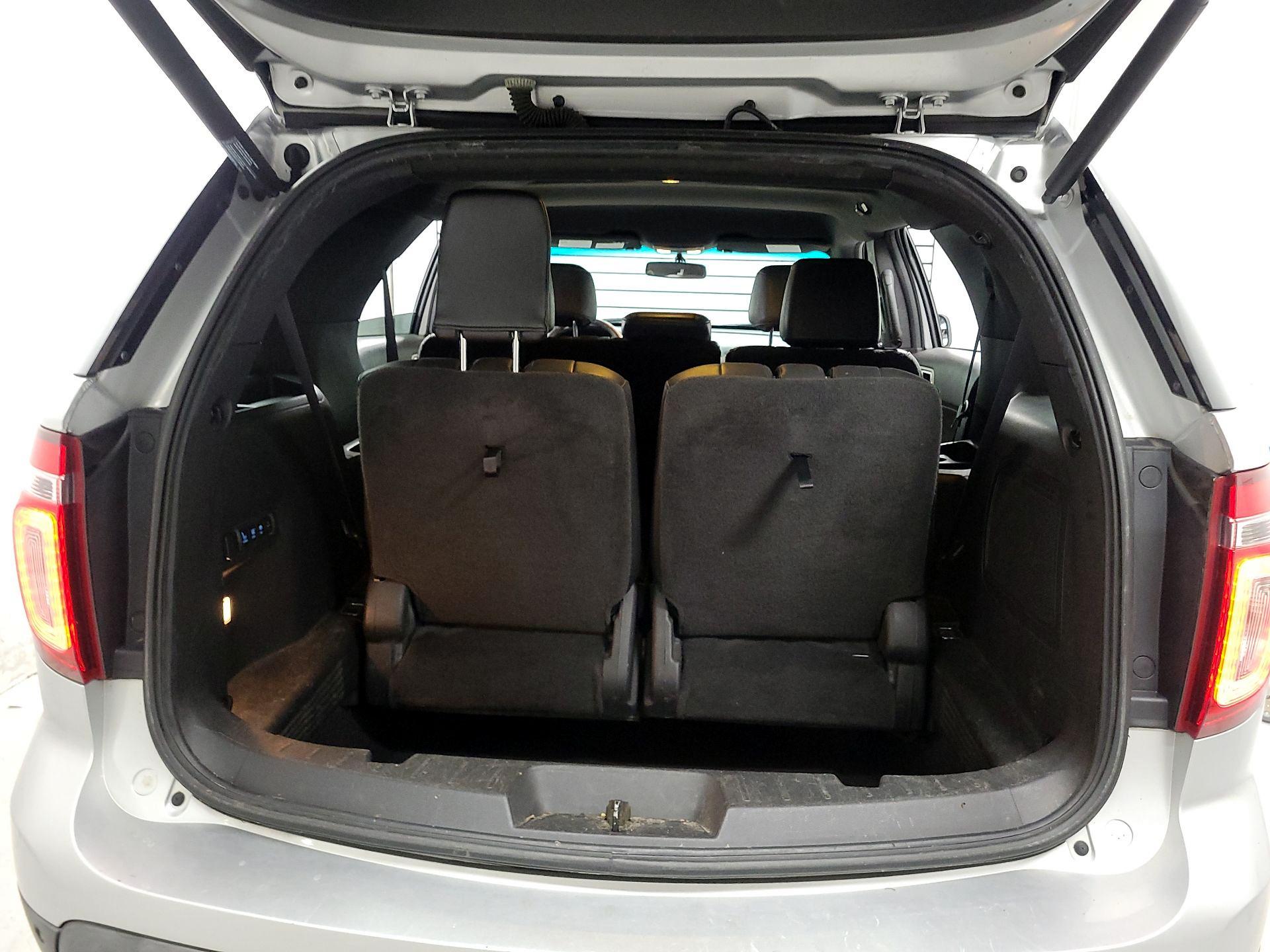 Thumbnail: 2015 Ford Explorer - 18