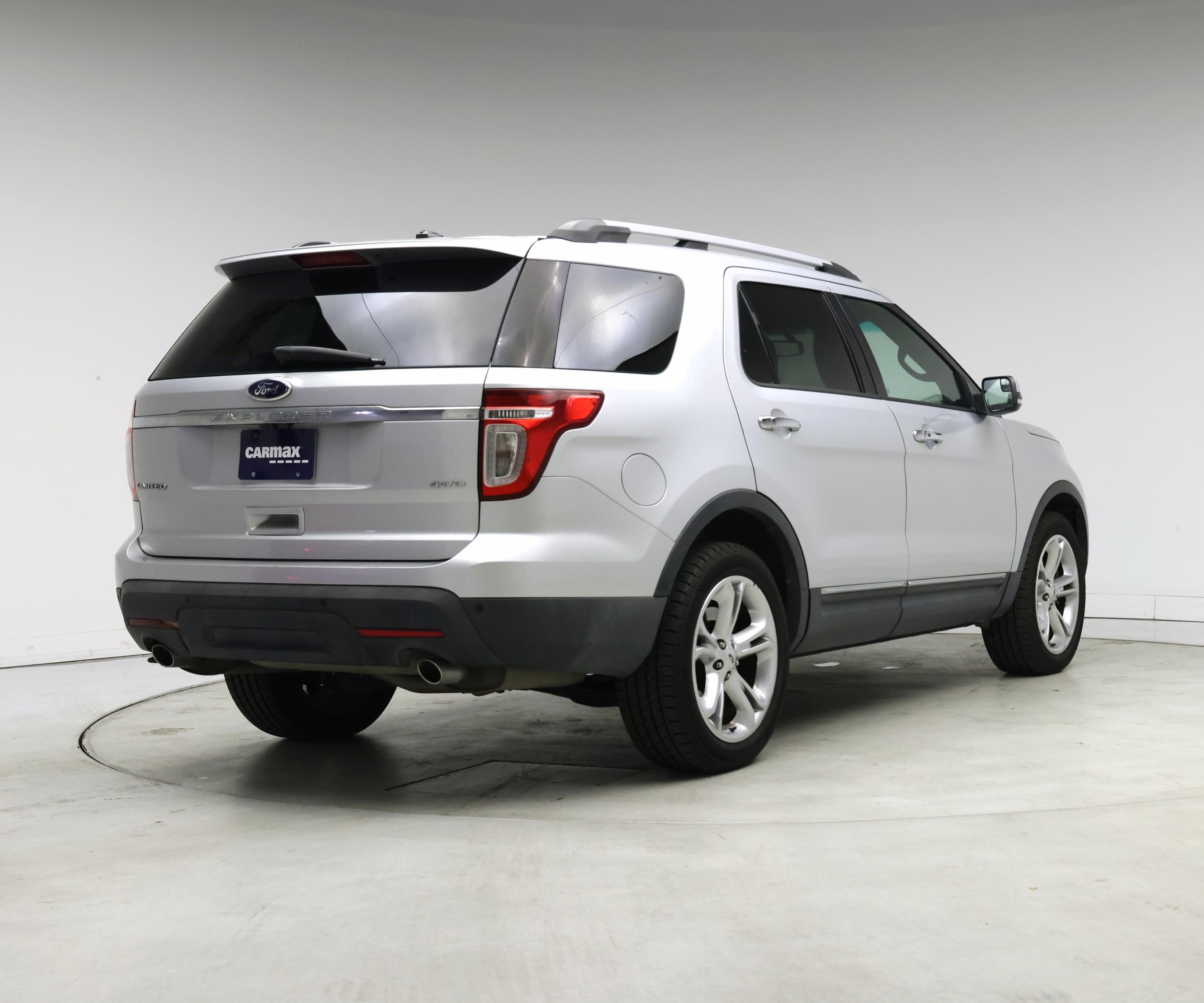 Thumbnail: 2015 Ford Explorer - 8