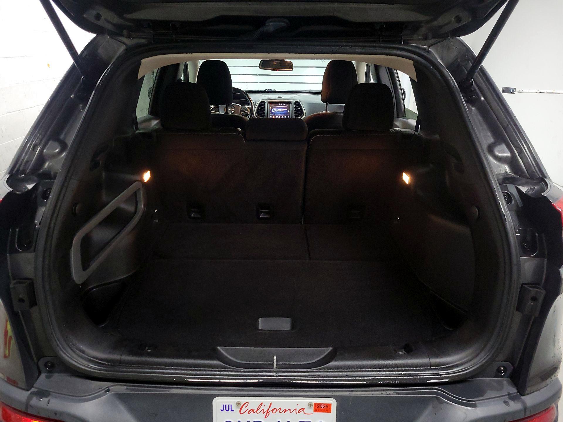 Thumbnail: 2015 Jeep Cherokee - 17