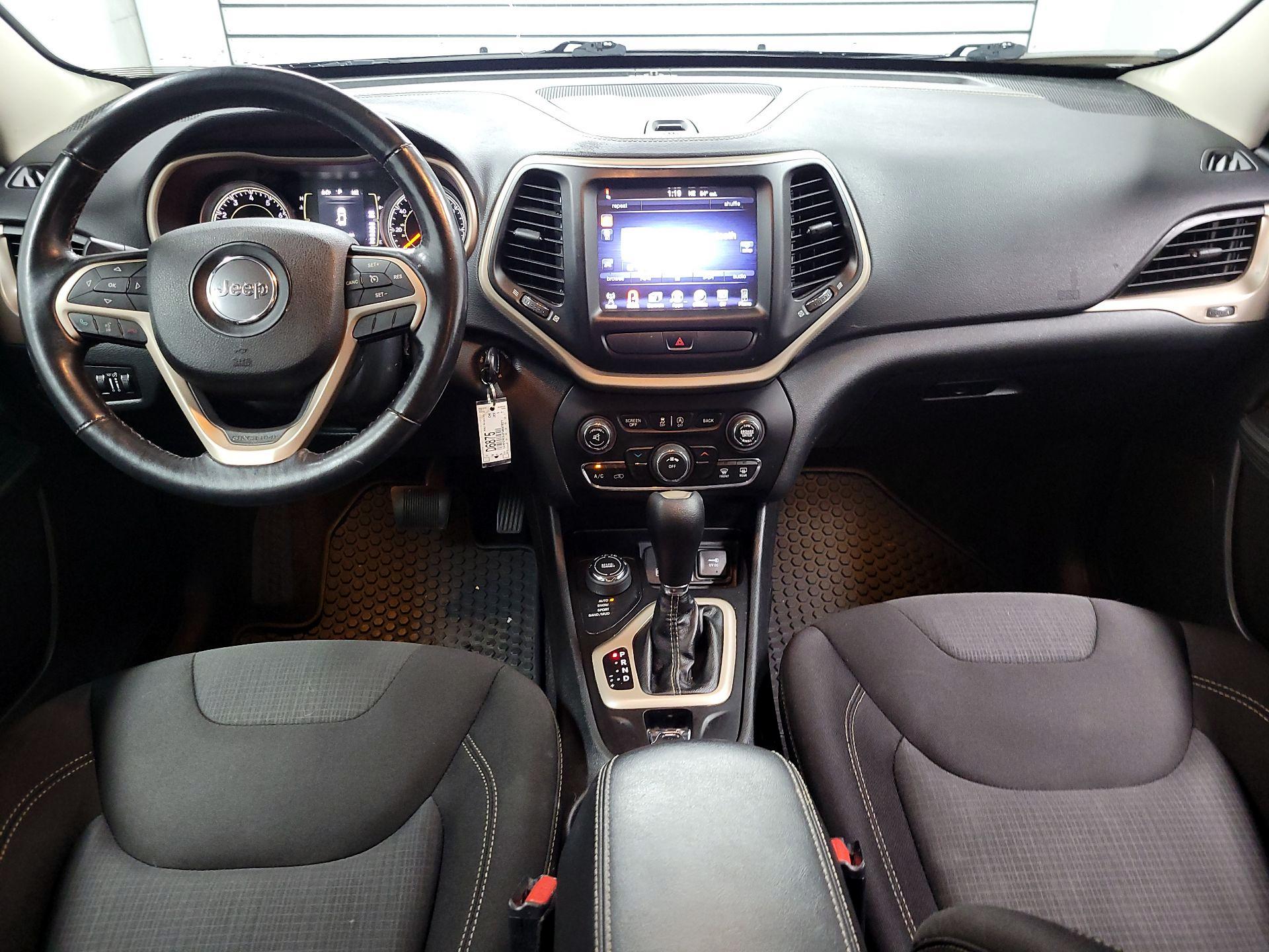 Thumbnail: 2015 Jeep Cherokee - 8