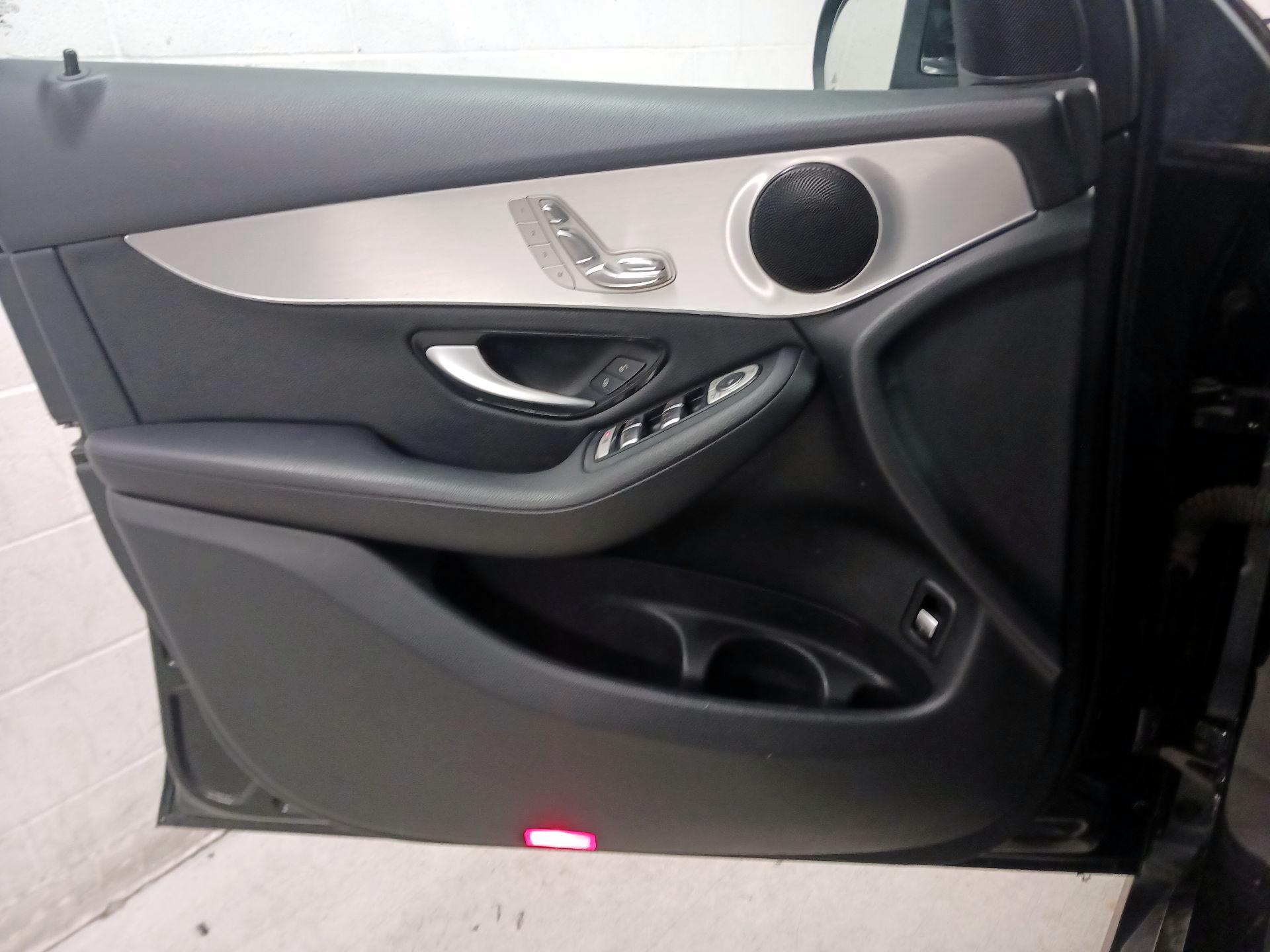 Thumbnail: 2017 Mercedes-Benz GLC - 10