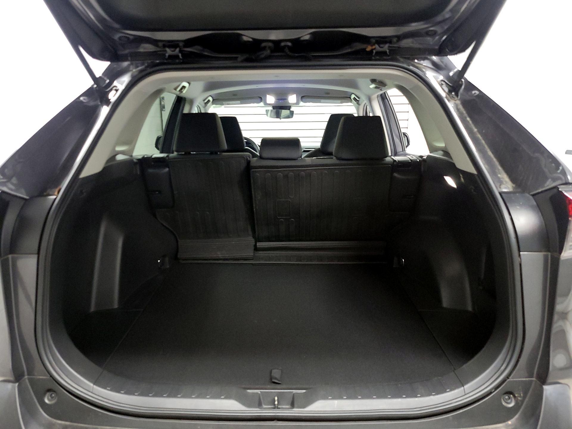 Thumbnail: 2023 Toyota RAV4 - 18