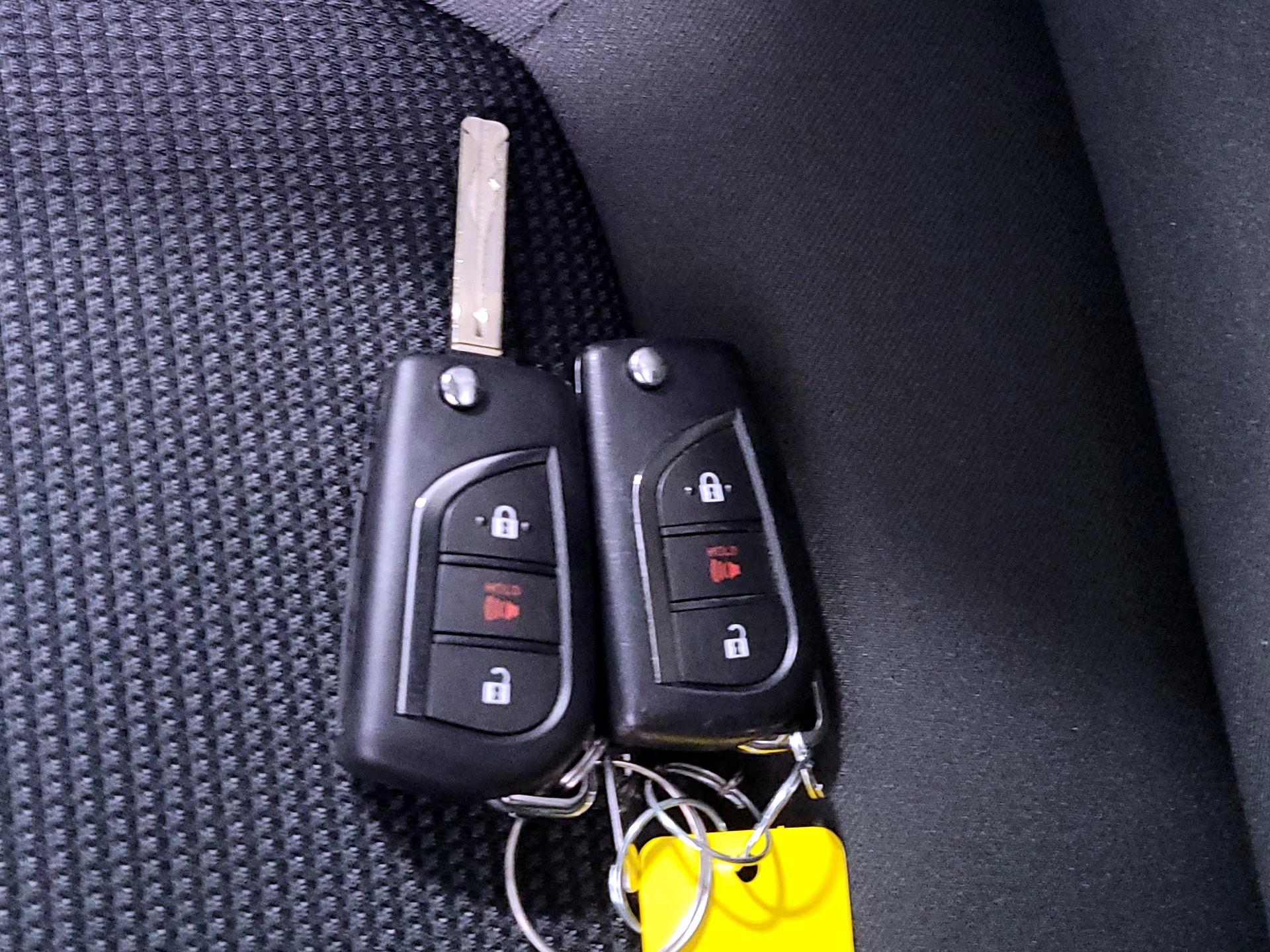 Thumbnail: 2023 Toyota RAV4 - 20