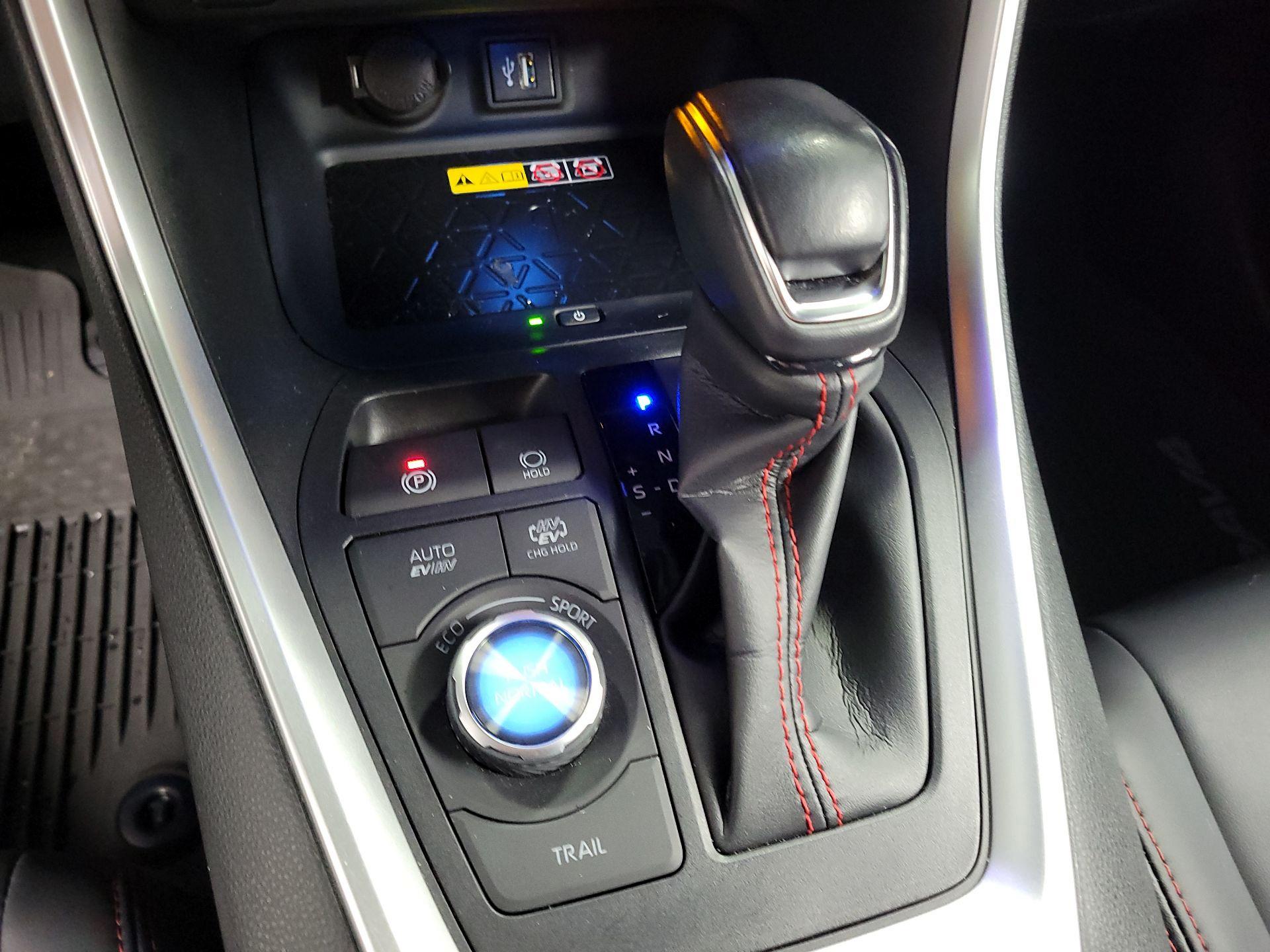 Thumbnail: 2024 Toyota RAV4 - 15