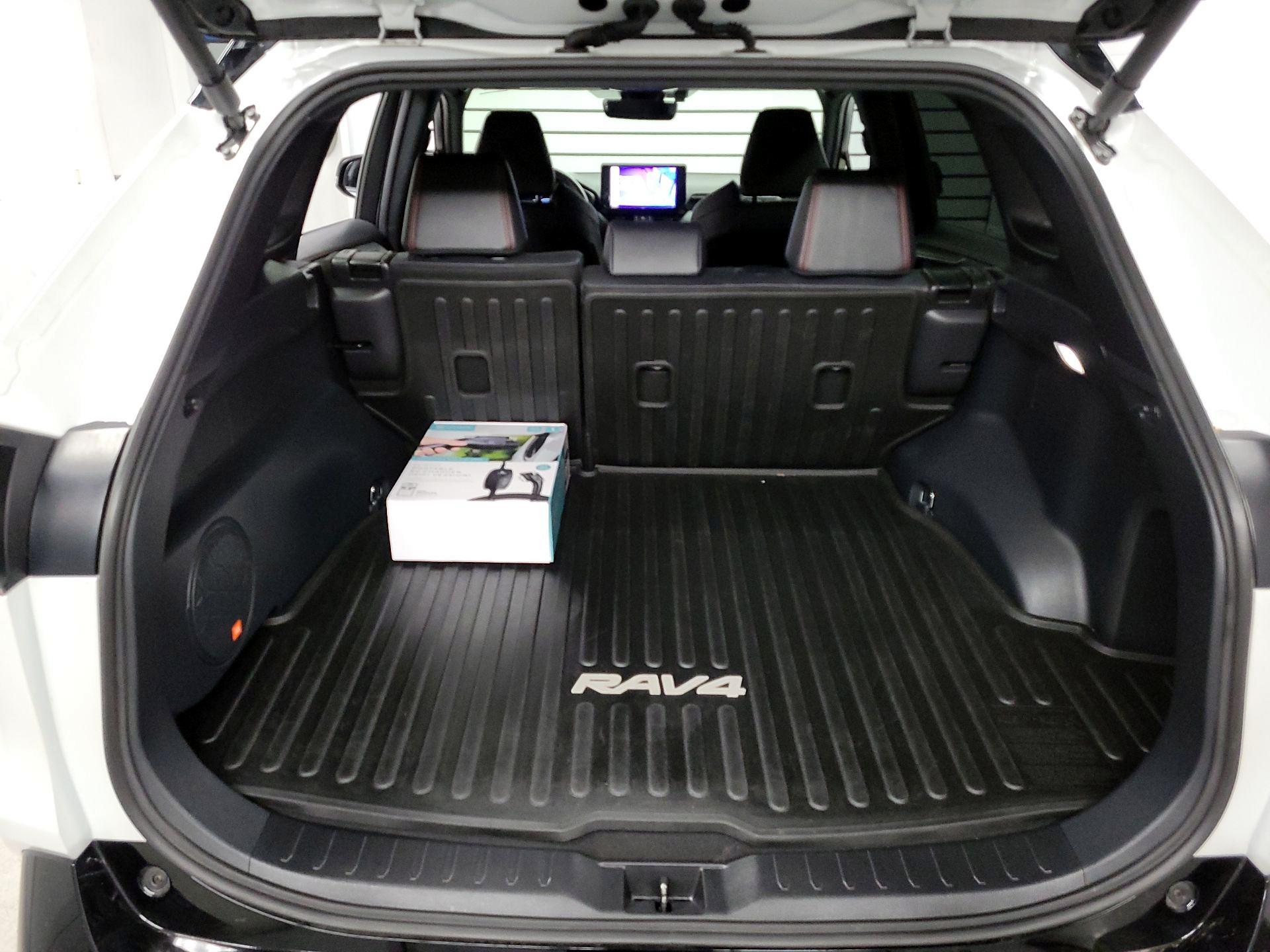 Thumbnail: 2024 Toyota RAV4 - 17