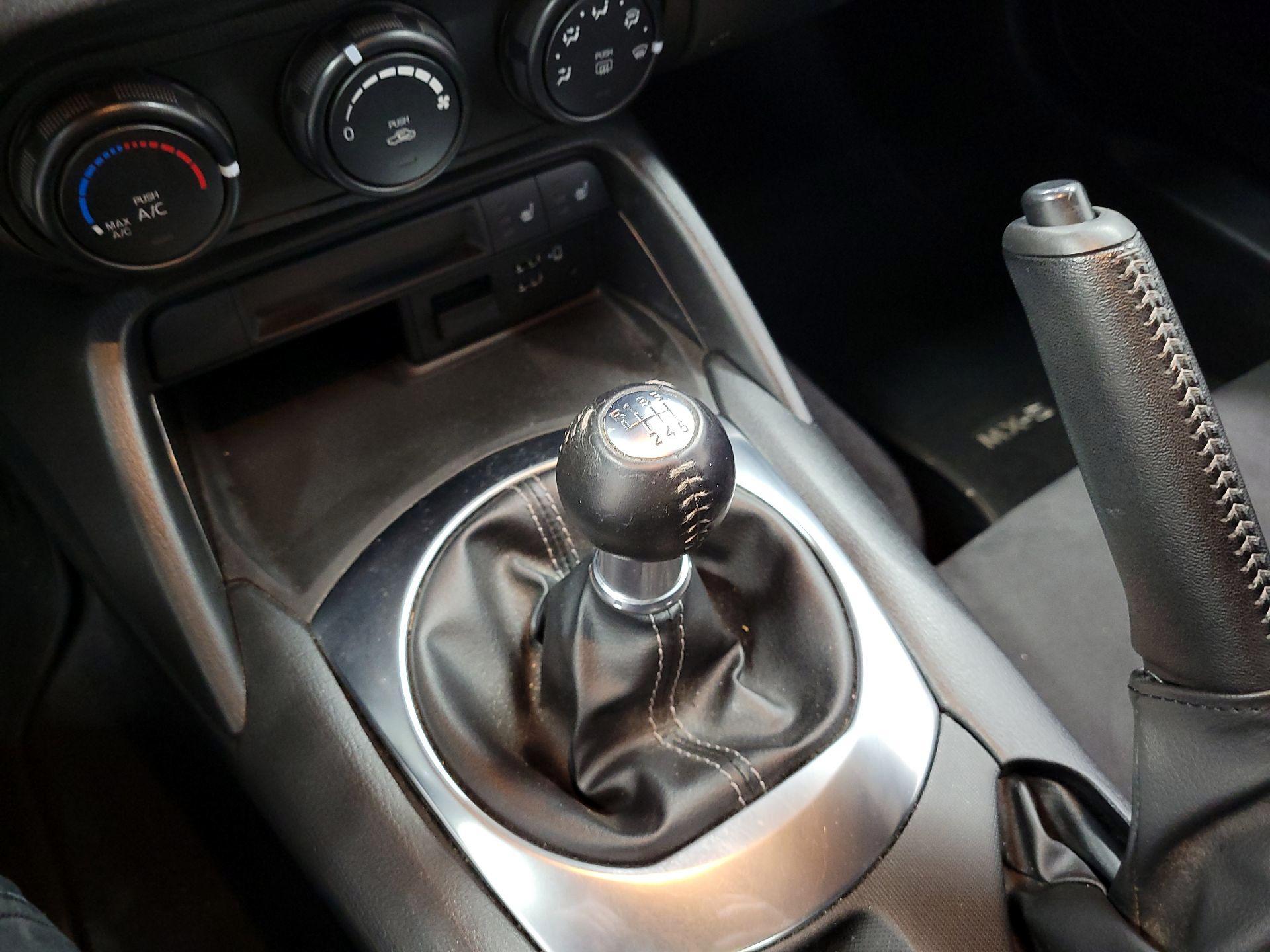 Thumbnail: 2021 Mazda MX-5 Miata - 17