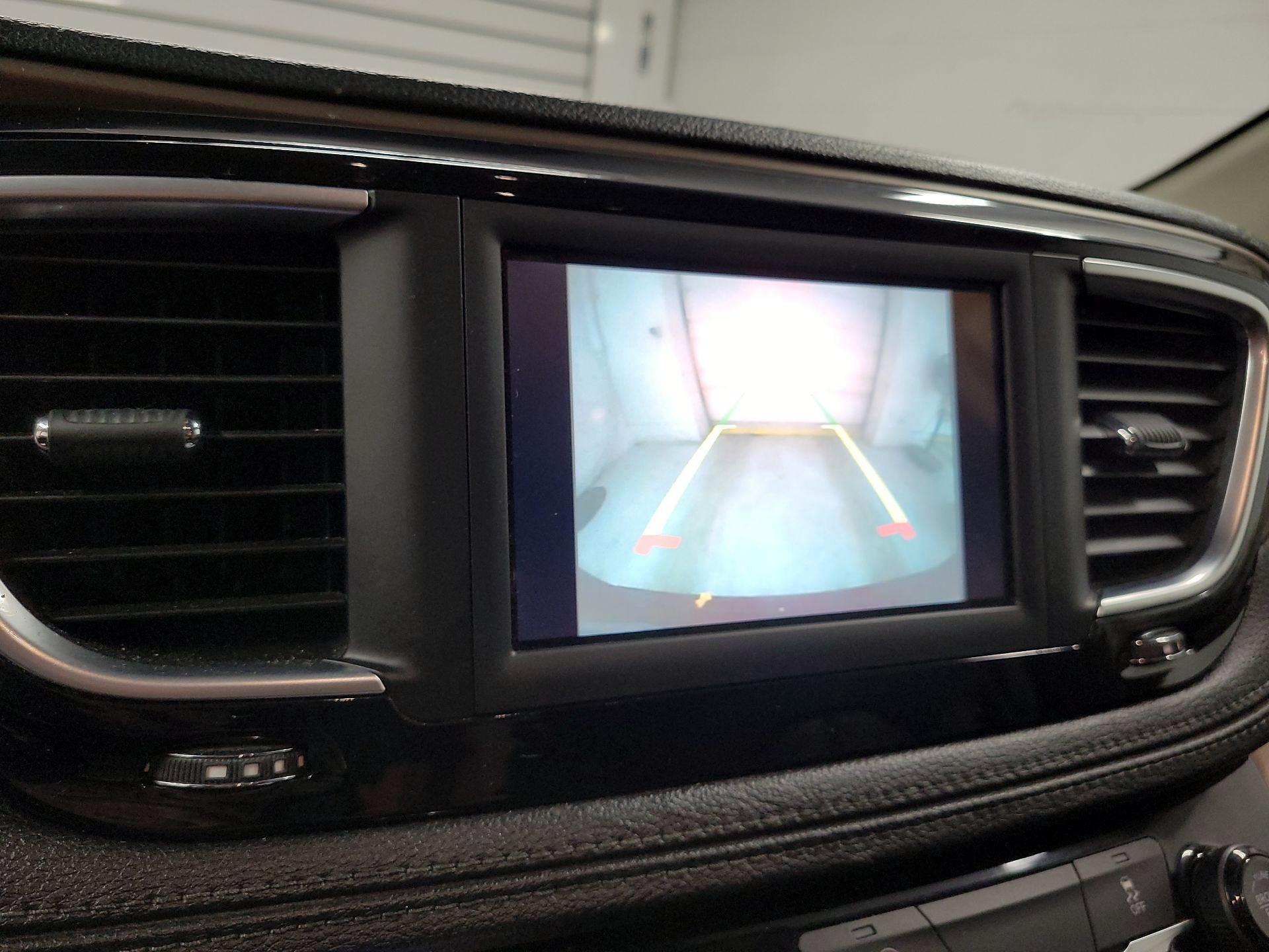 Thumbnail: 2021 Chrysler Voyager - 14