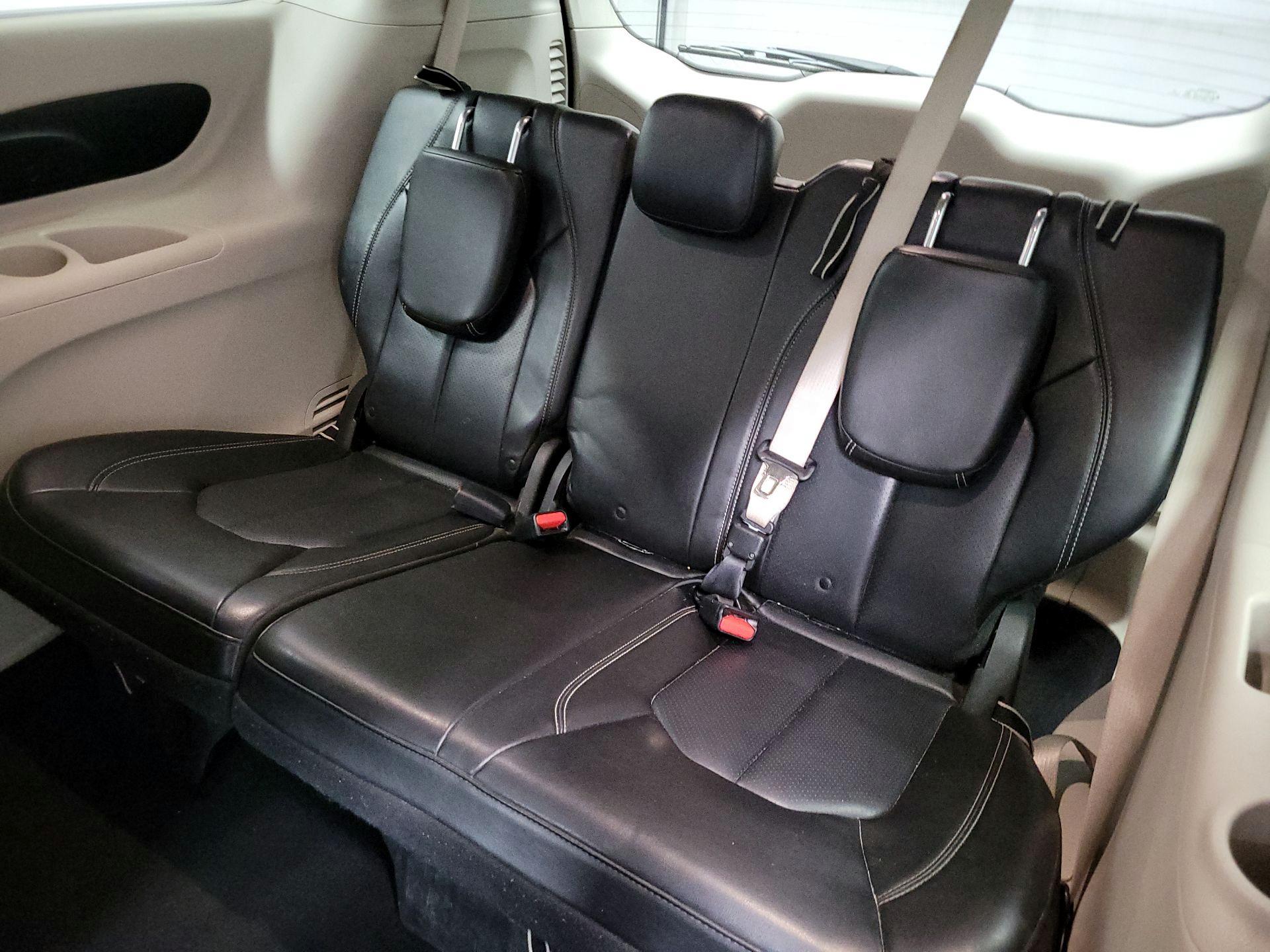 Thumbnail: 2021 Chrysler Voyager - 20