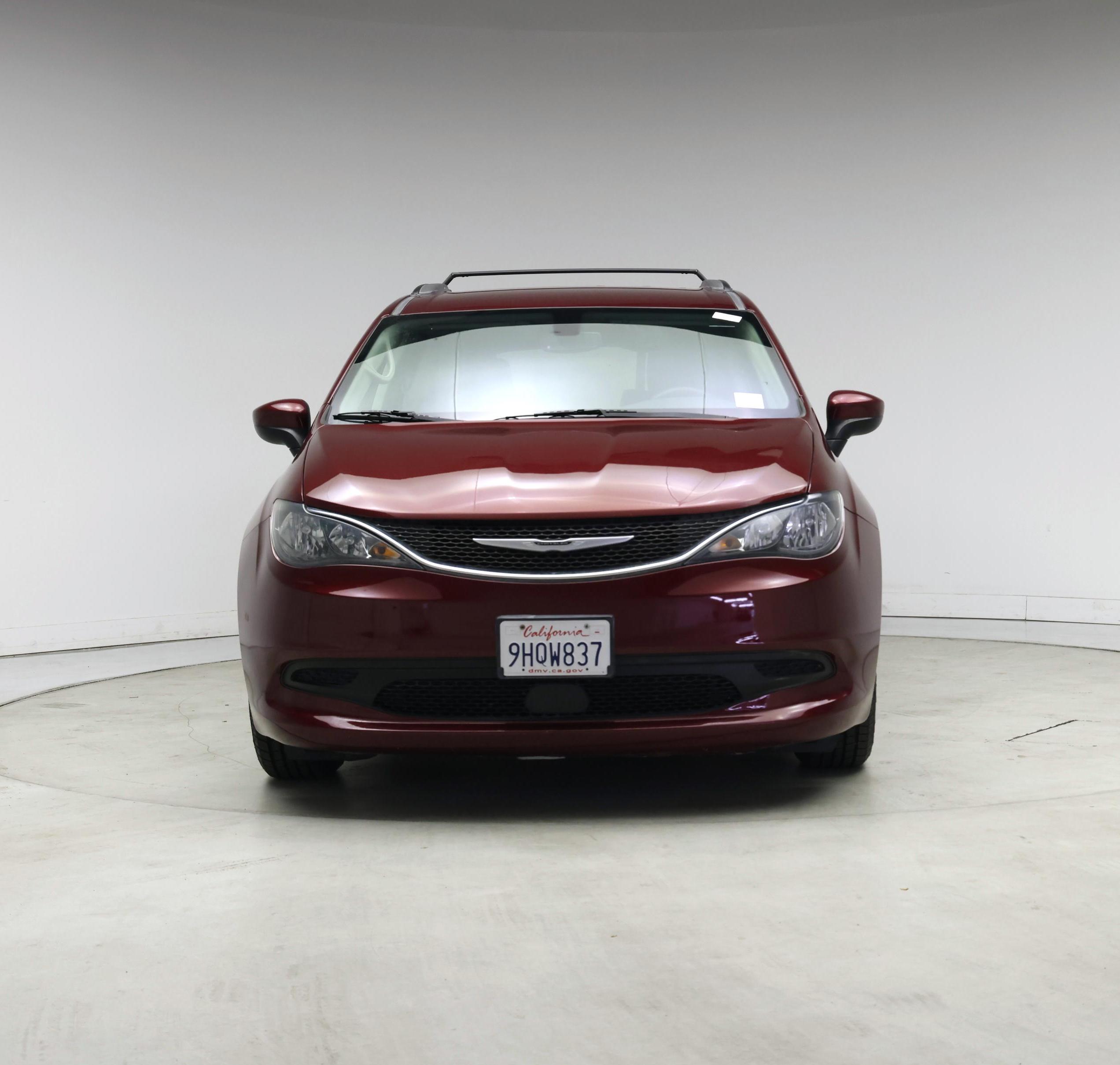 Thumbnail: 2021 Chrysler Voyager - 5