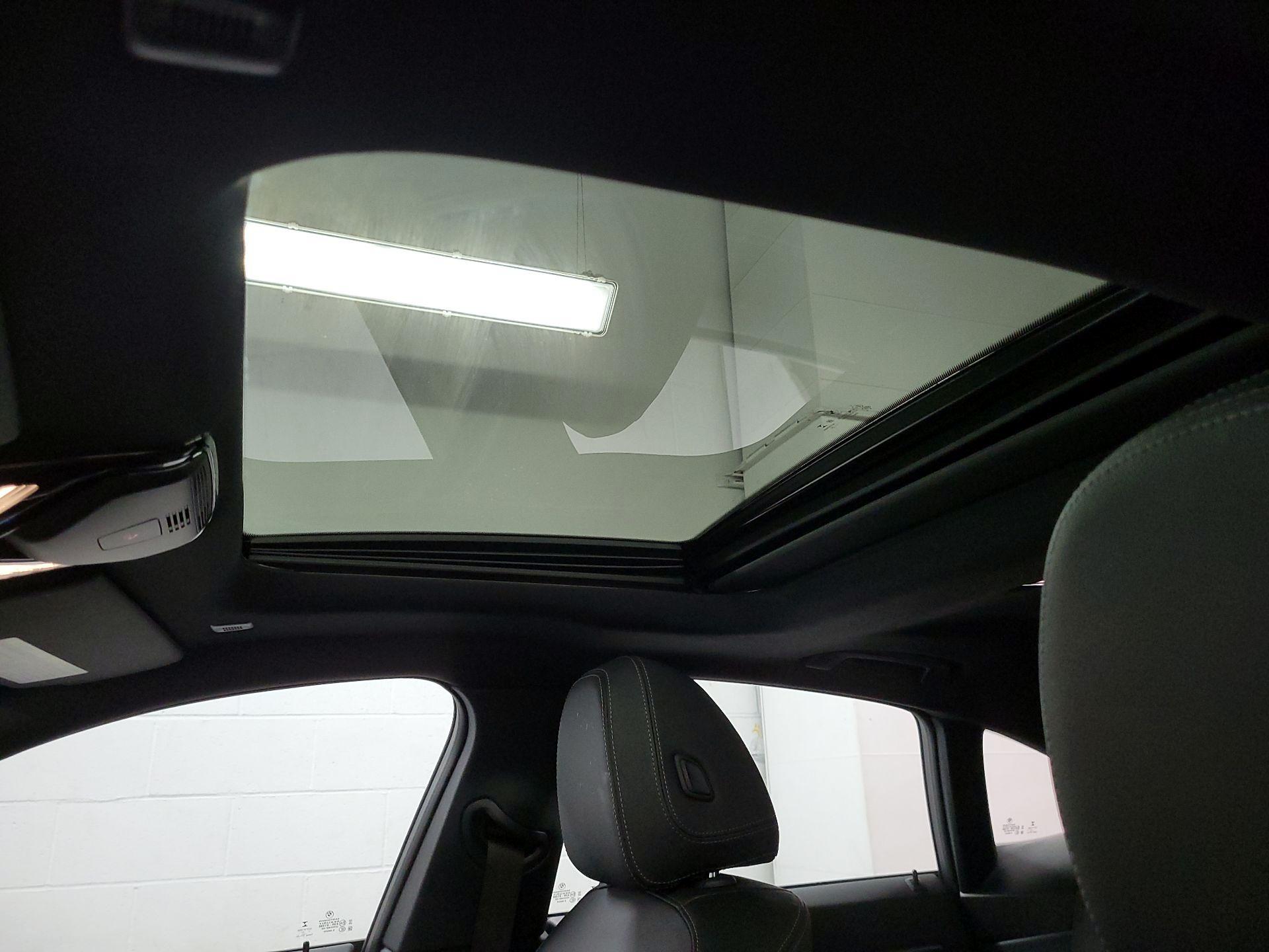 Thumbnail: 2023 BMW i4 - 20