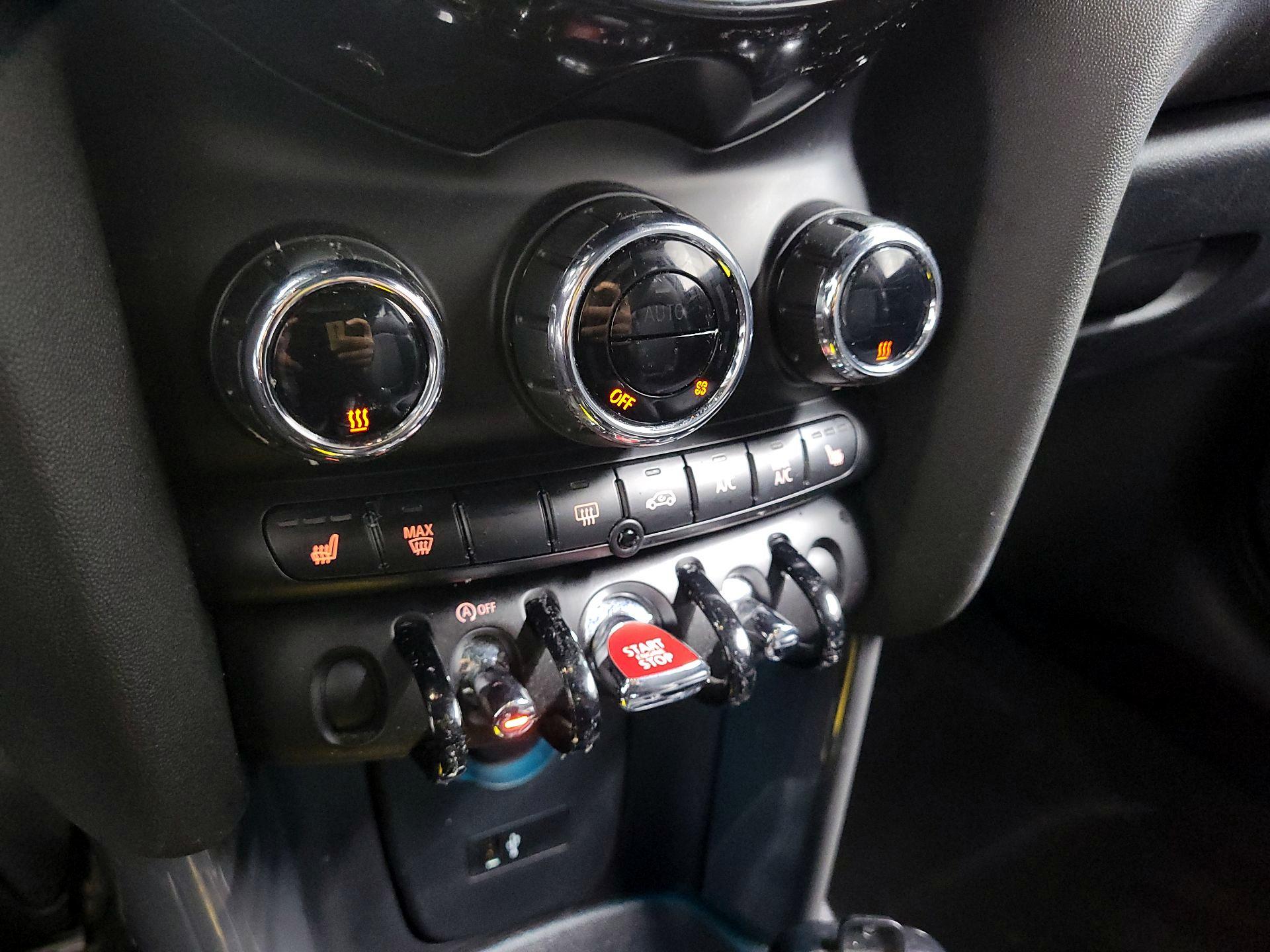 Thumbnail: 2020 MINI Cooper Hardtop - 13