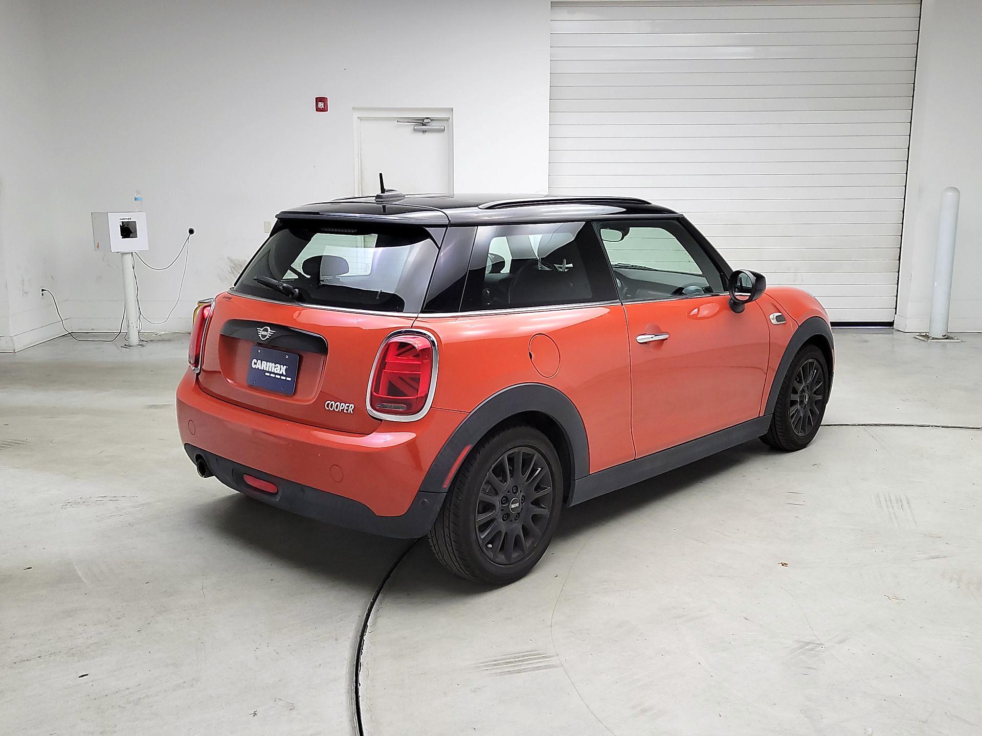 Thumbnail: 2020 MINI Cooper Hardtop - 5