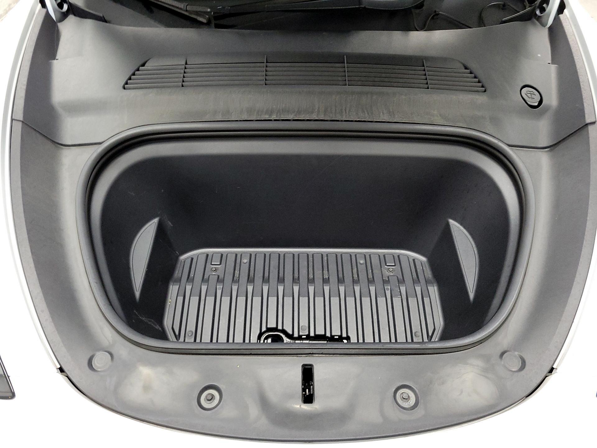 Thumbnail: 2022 Tesla Model Y - 18