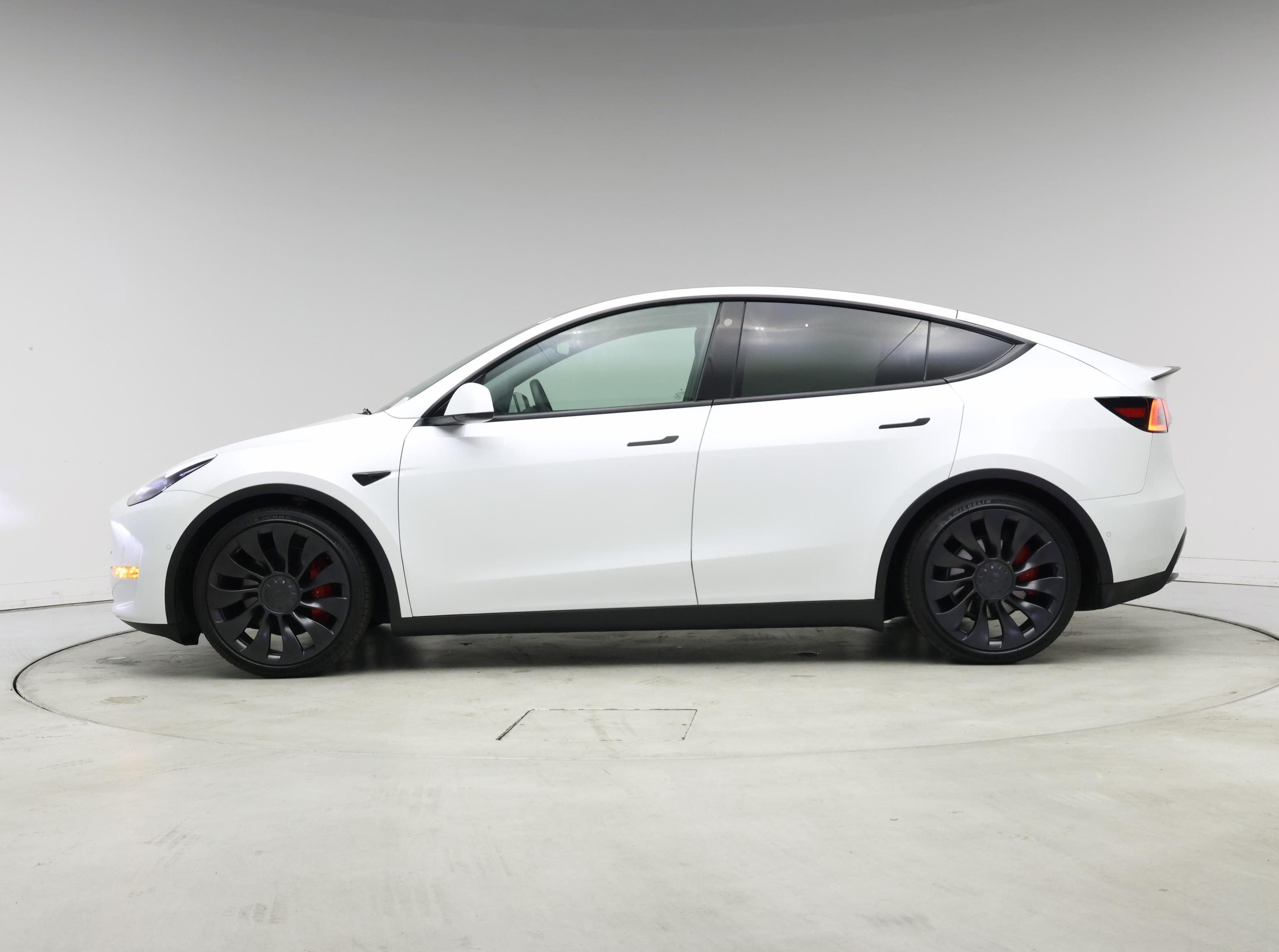 Thumbnail: 2022 Tesla Model Y - 3