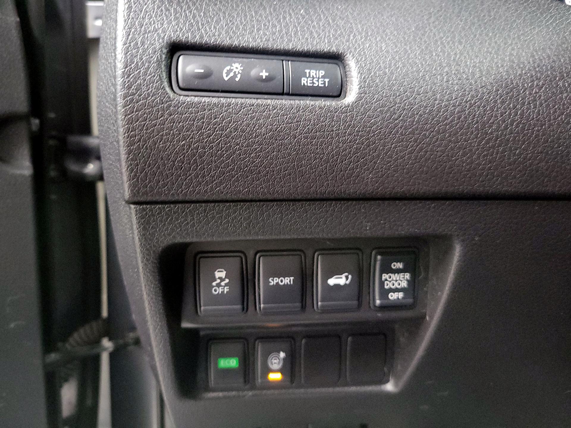 Thumbnail: 2016 Nissan Rogue - 11