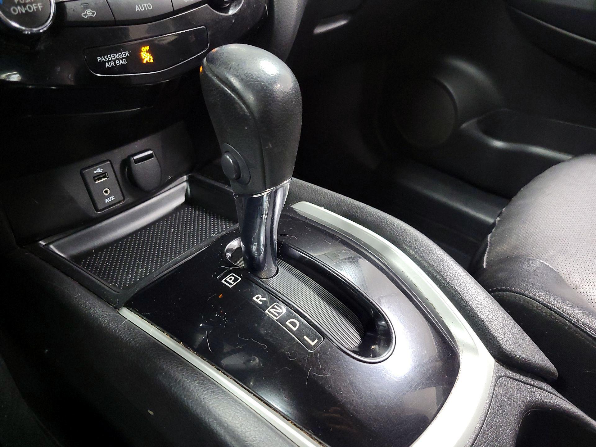 Thumbnail: 2016 Nissan Rogue - 15