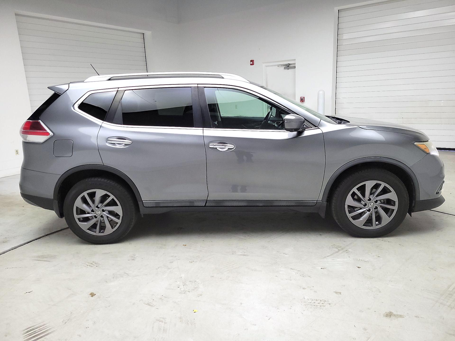 Thumbnail: 2016 Nissan Rogue - 4