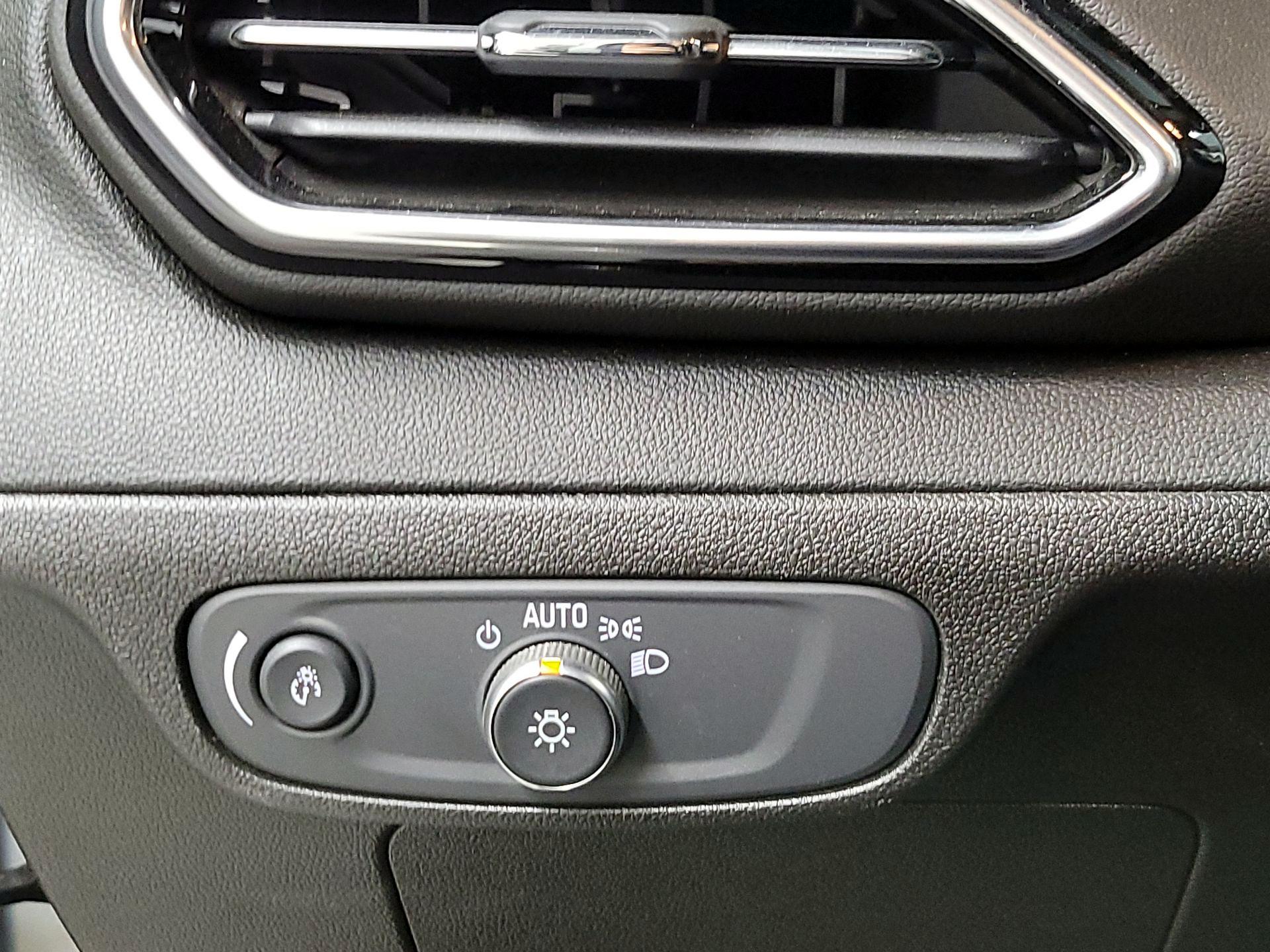 Thumbnail: 2022 Chevrolet Bolt EUV - 13