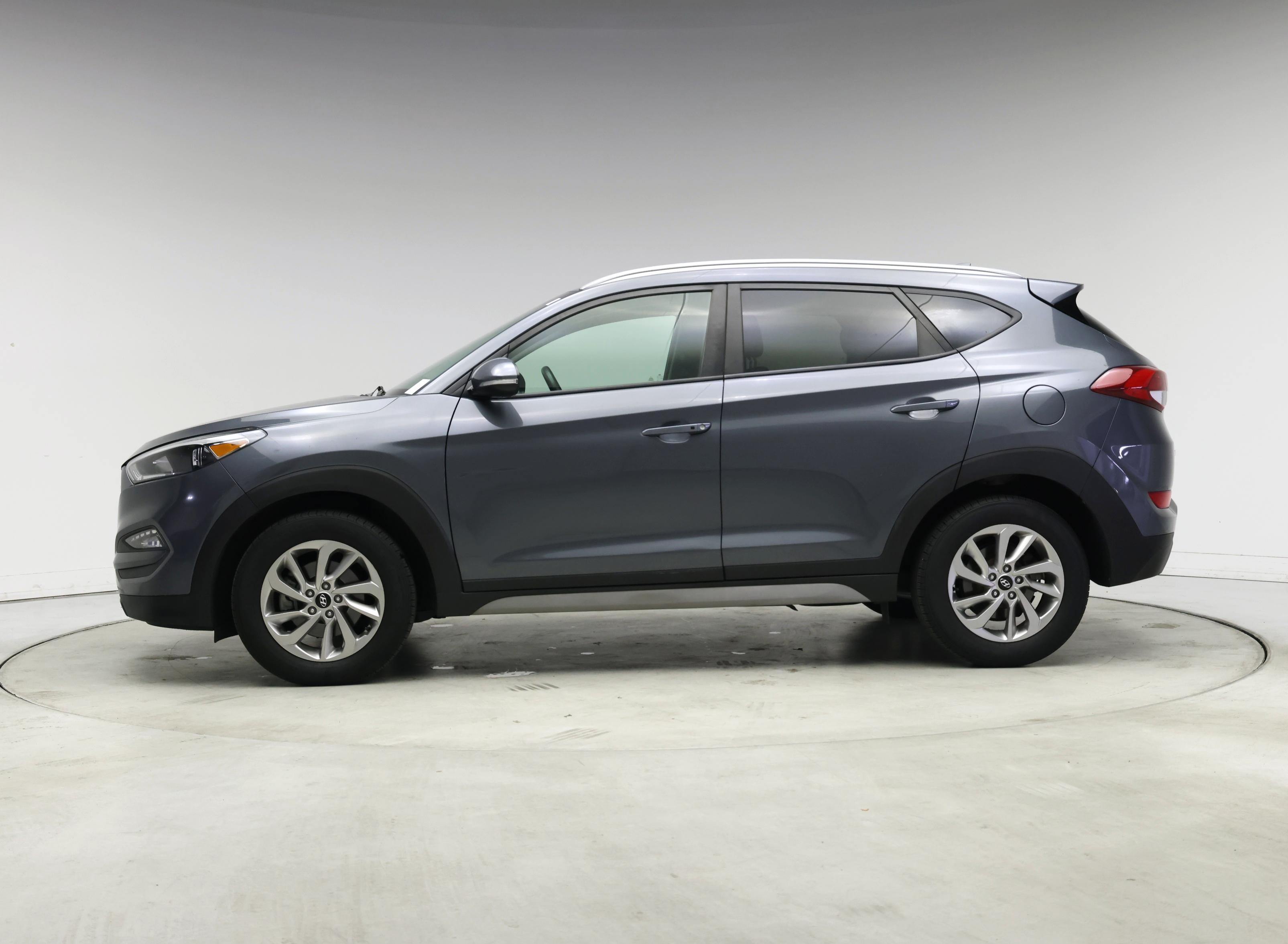Thumbnail: 2017 Hyundai Tucson - 3