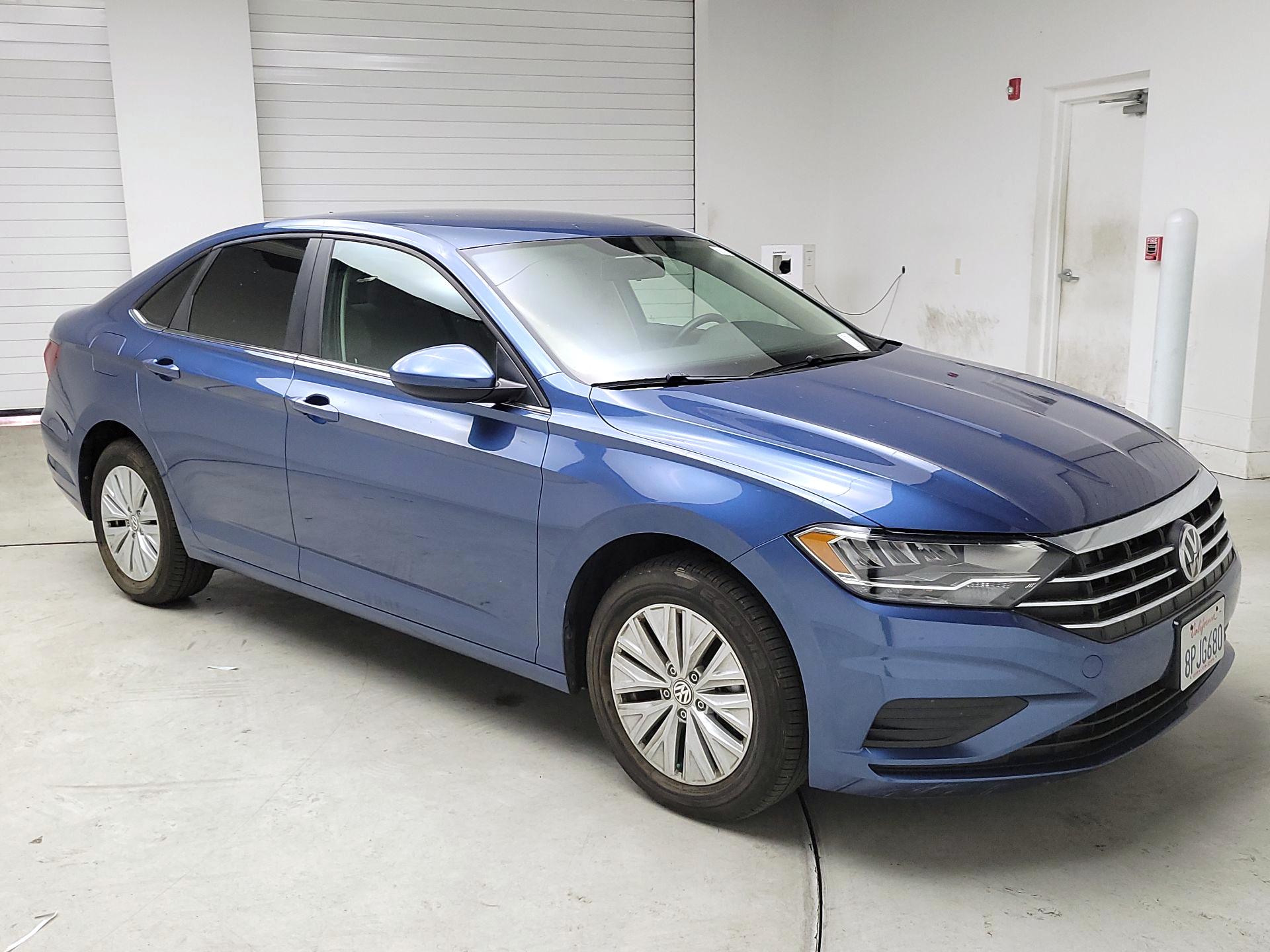 Thumbnail: 2019 Volkswagen Jetta - 1