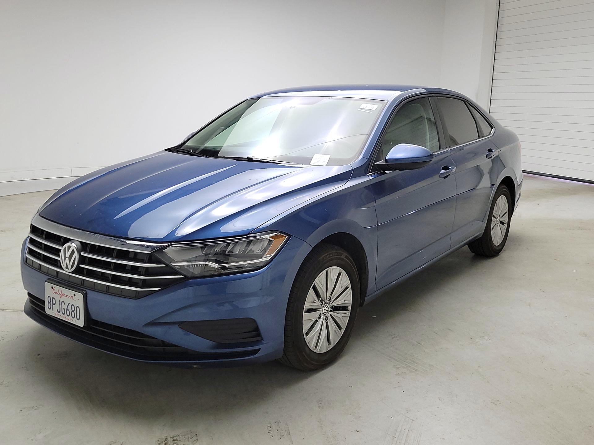 Thumbnail: 2019 Volkswagen Jetta - 3