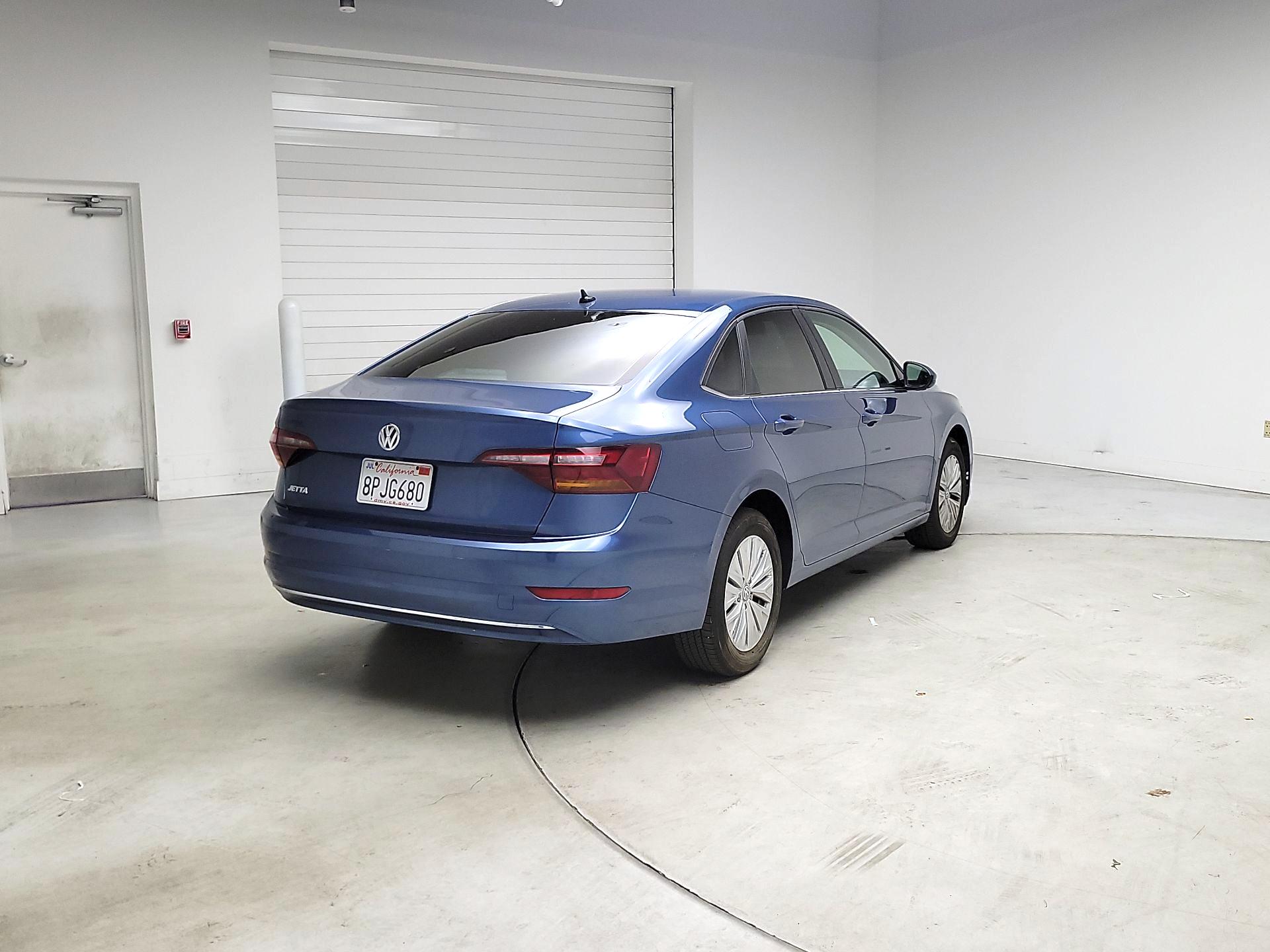 Thumbnail: 2019 Volkswagen Jetta - 5