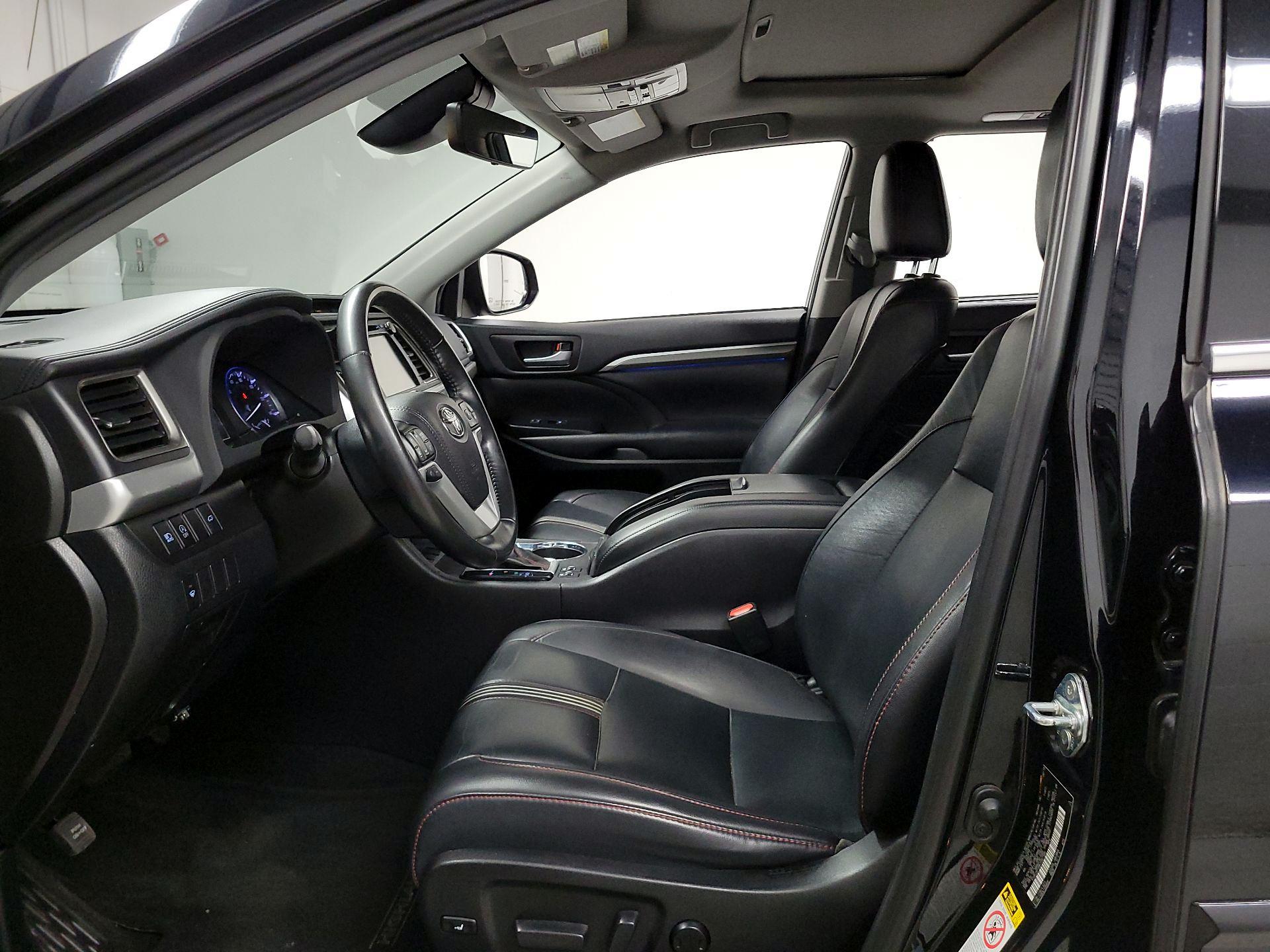 Thumbnail: 2019 Toyota Highlander - 9