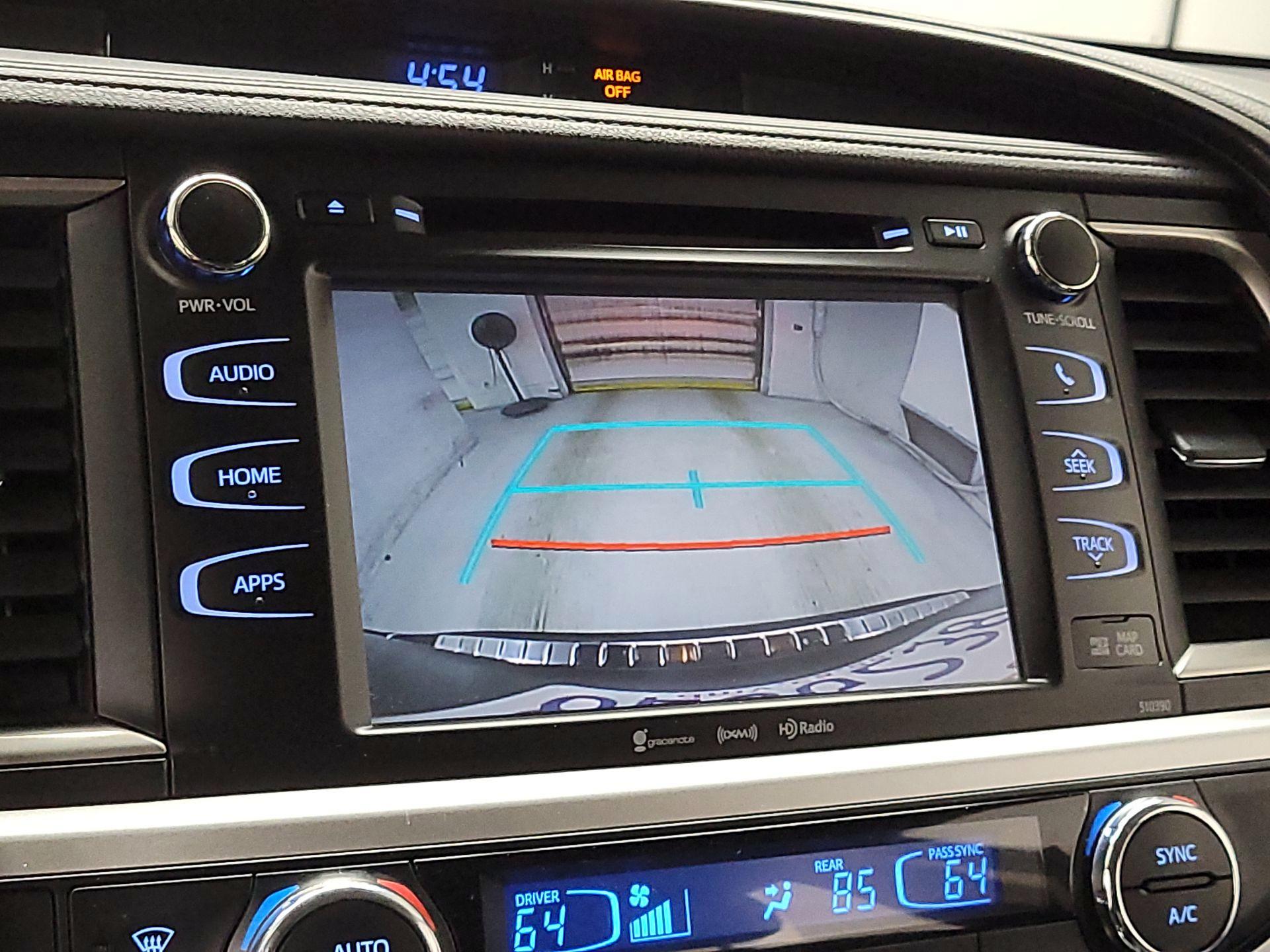 Thumbnail: 2019 Toyota Highlander - 11