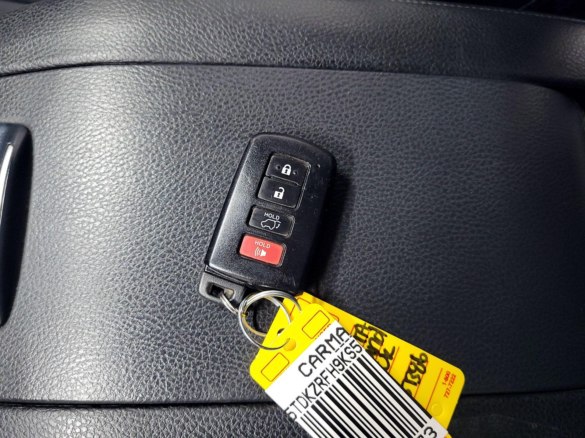 Thumbnail: 2019 Toyota Highlander - 18