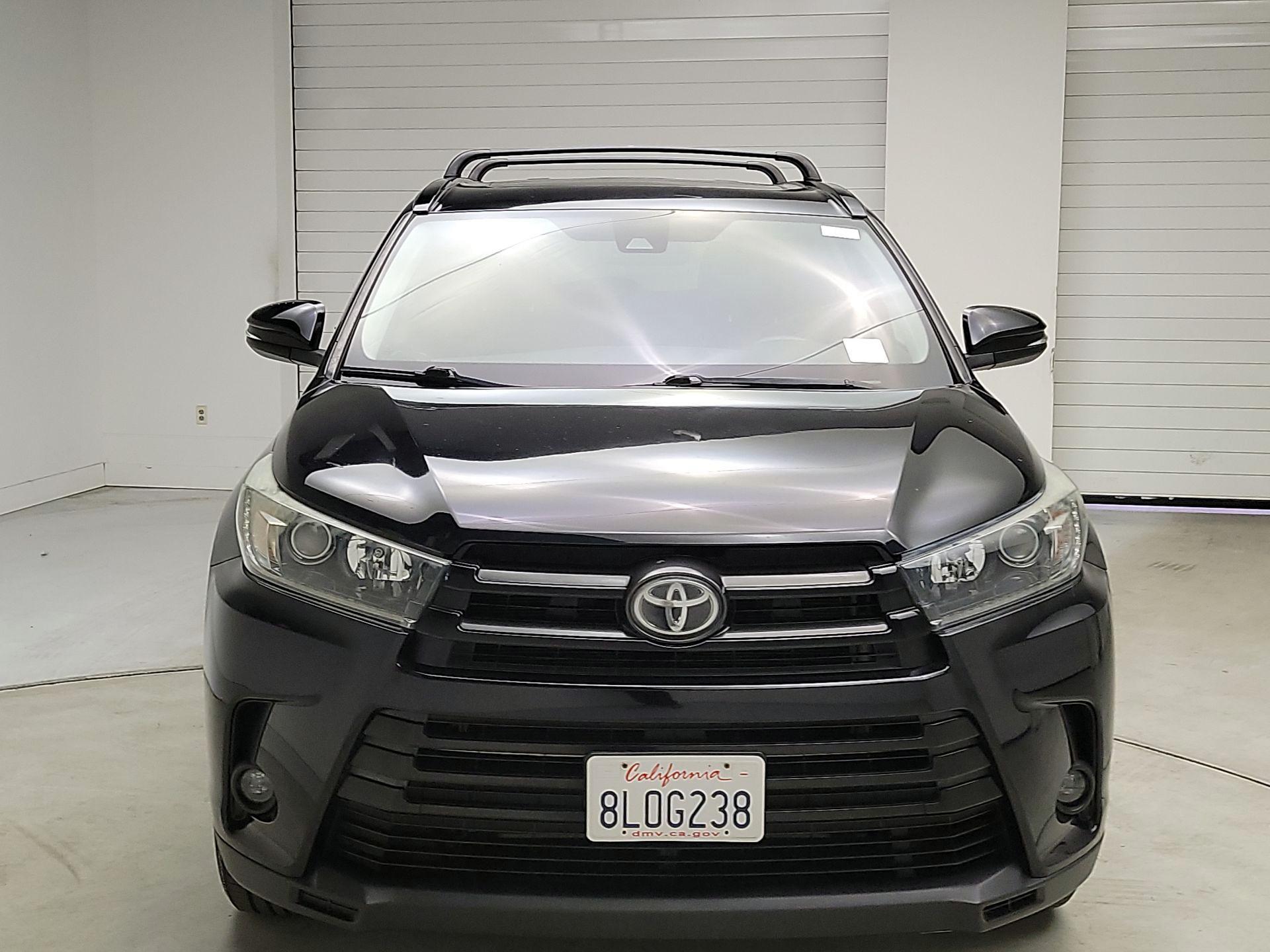 Thumbnail: 2019 Toyota Highlander - 2