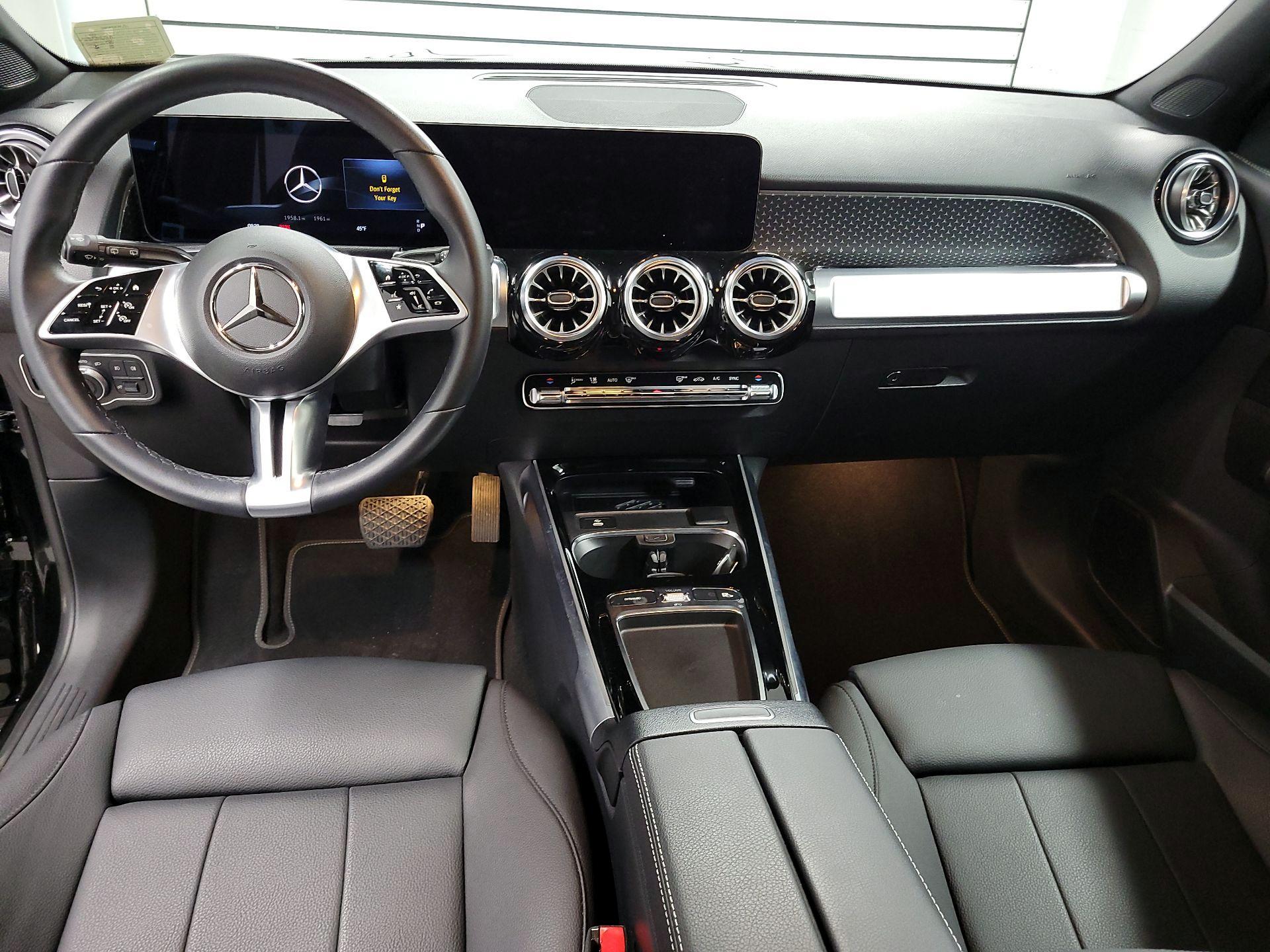 Thumbnail: 2025 Mercedes-Benz GLB - 9