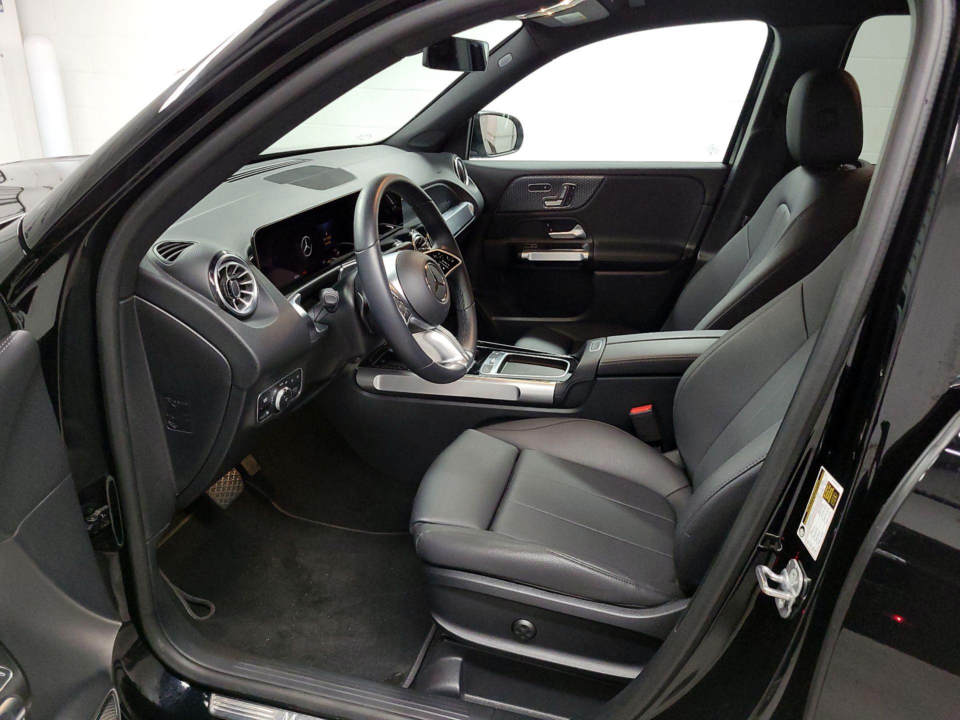 Thumbnail: 2025 Mercedes-Benz GLB - 11