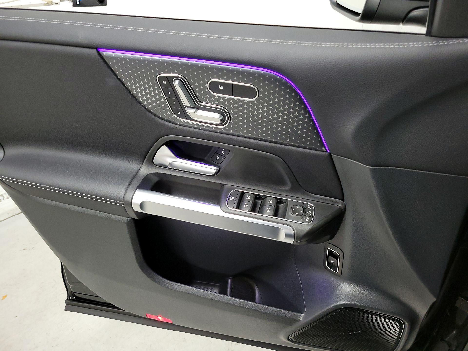 Thumbnail: 2025 Mercedes-Benz GLB - 12