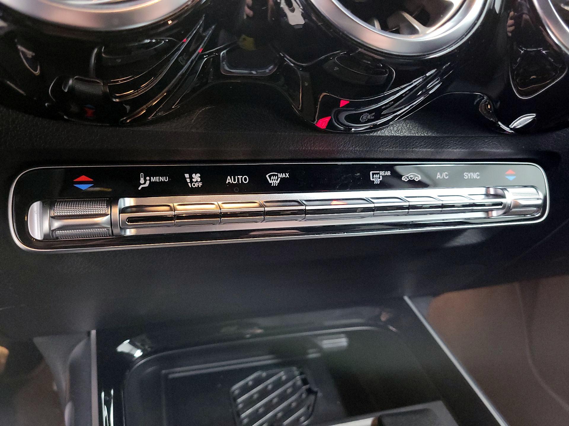 Thumbnail: 2025 Mercedes-Benz GLB - 17