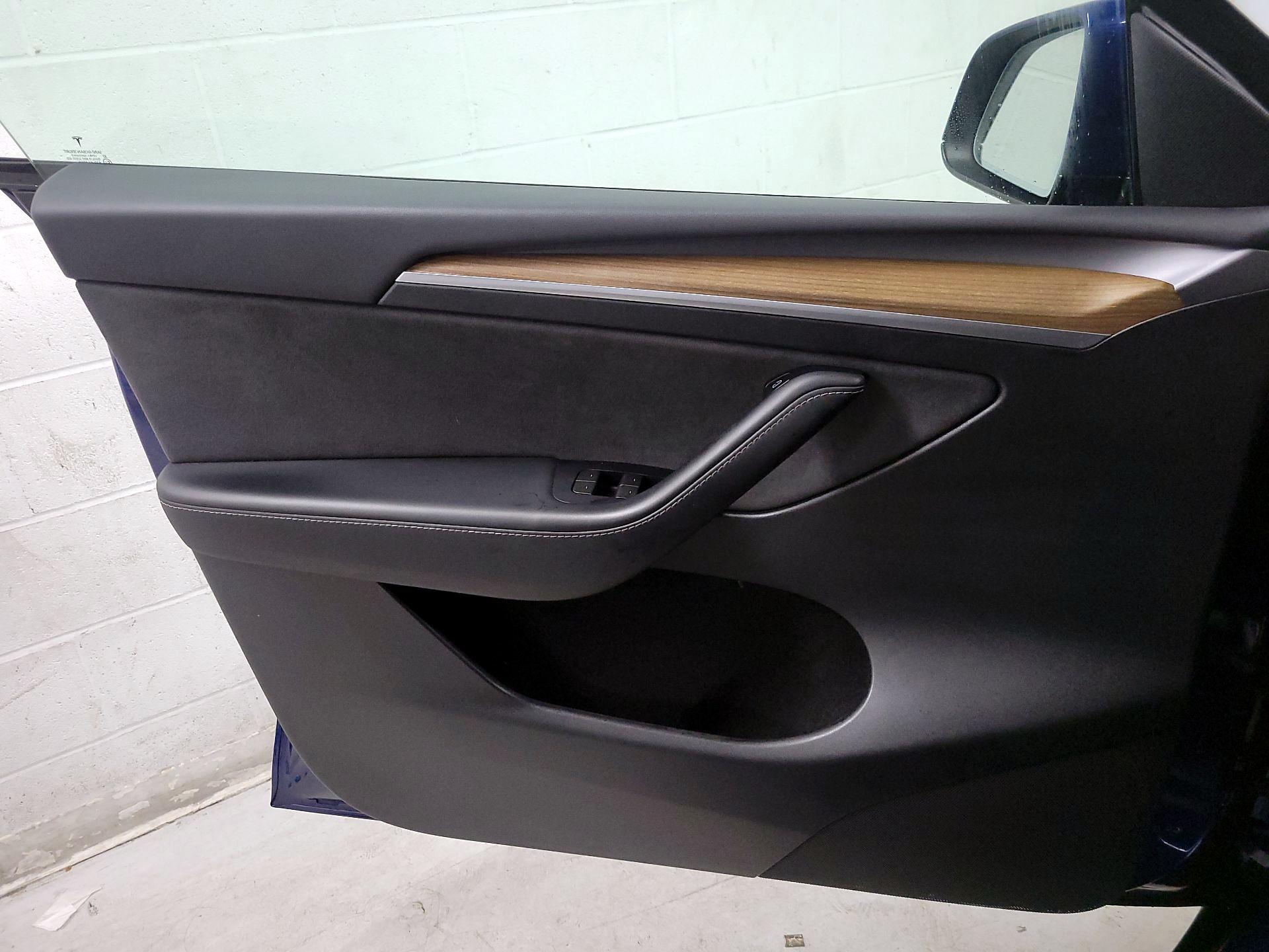 Thumbnail: 2023 Tesla Model Y - 10