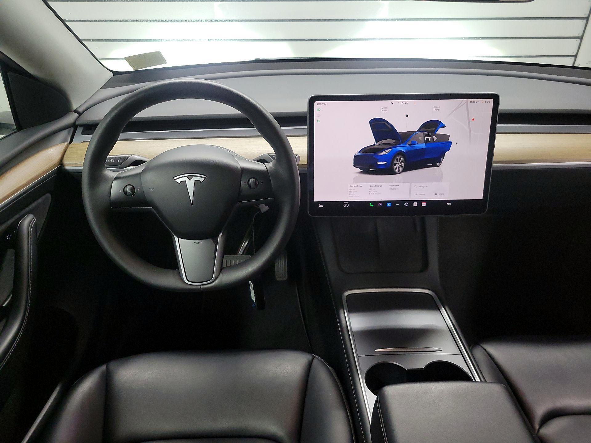 Thumbnail: 2023 Tesla Model Y - 8