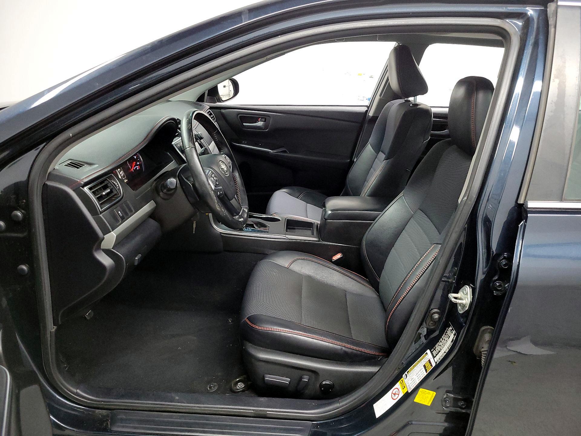 Thumbnail: 2016 Toyota Camry - 9