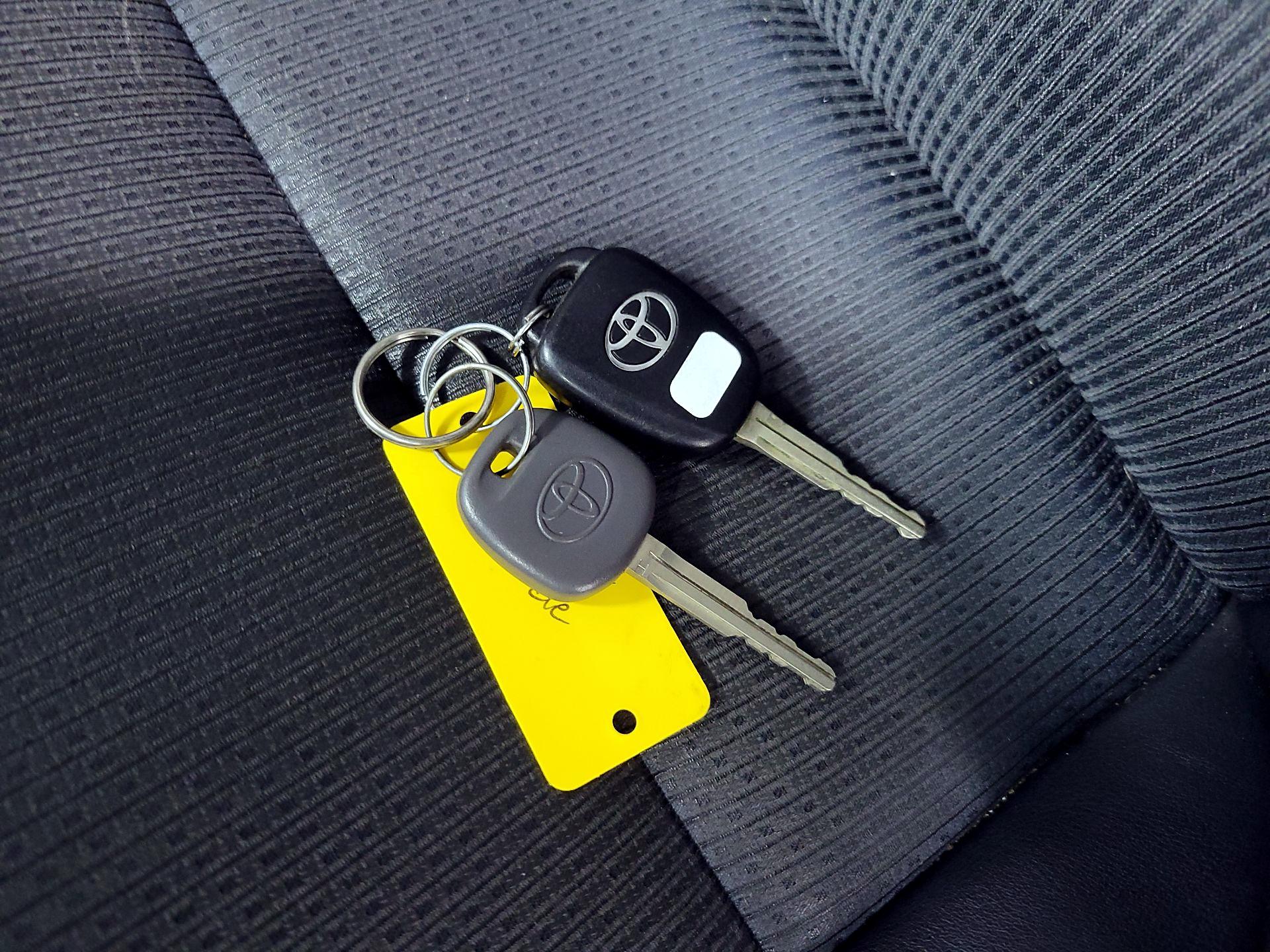 Thumbnail: 2016 Toyota Camry - 19