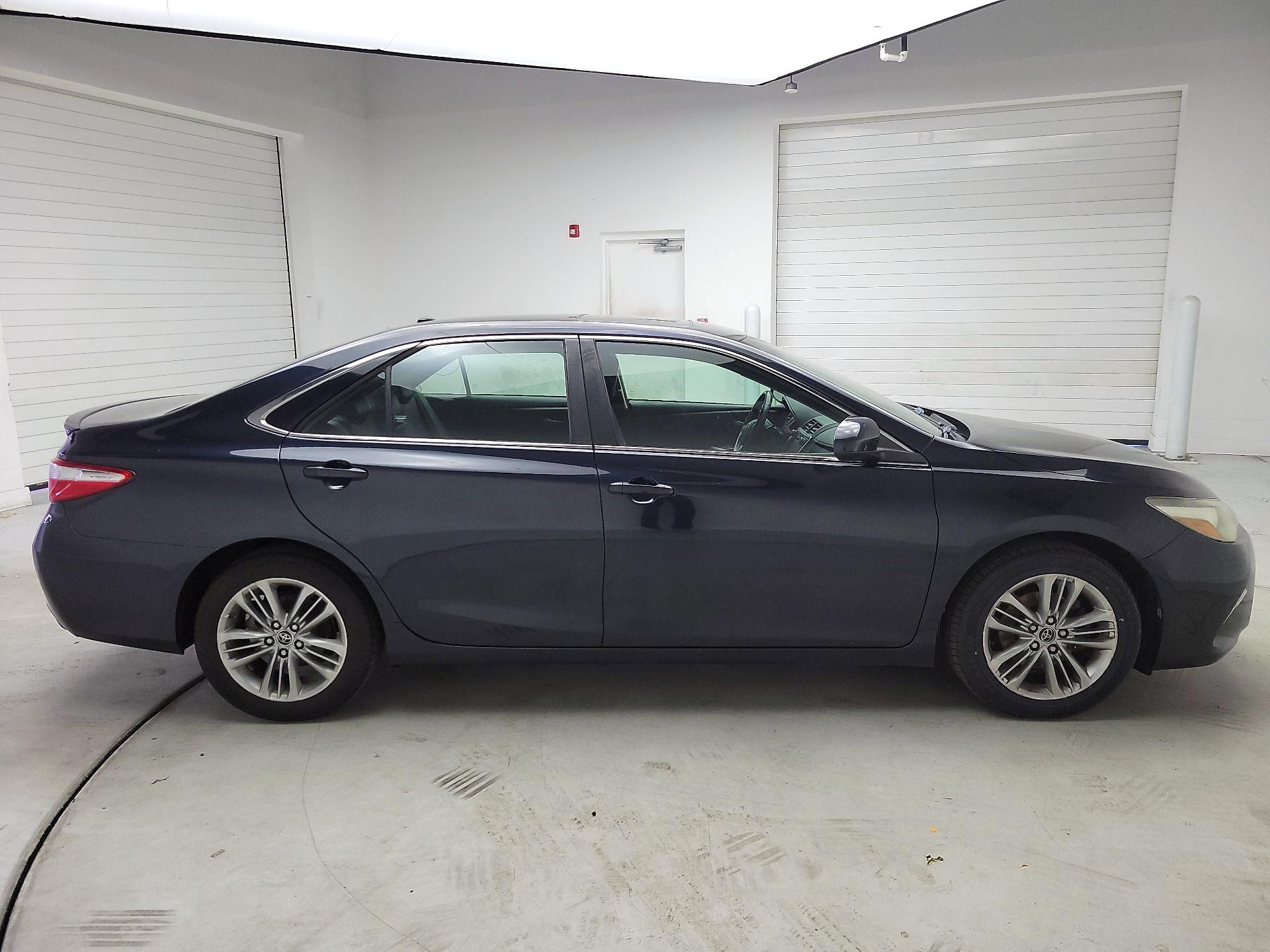 Thumbnail: 2016 Toyota Camry - 4
