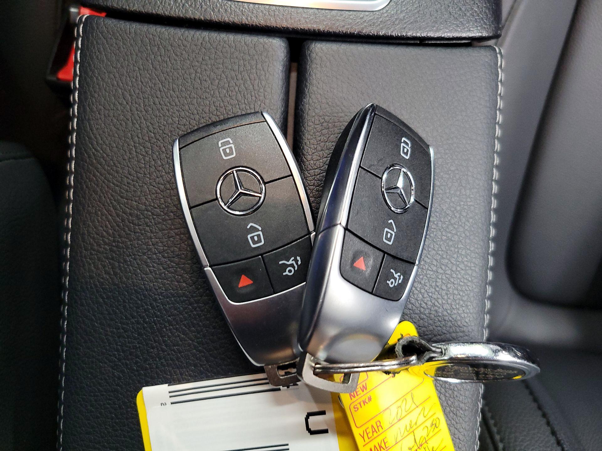 Thumbnail: 2021 Mercedes-Benz GLA - 17