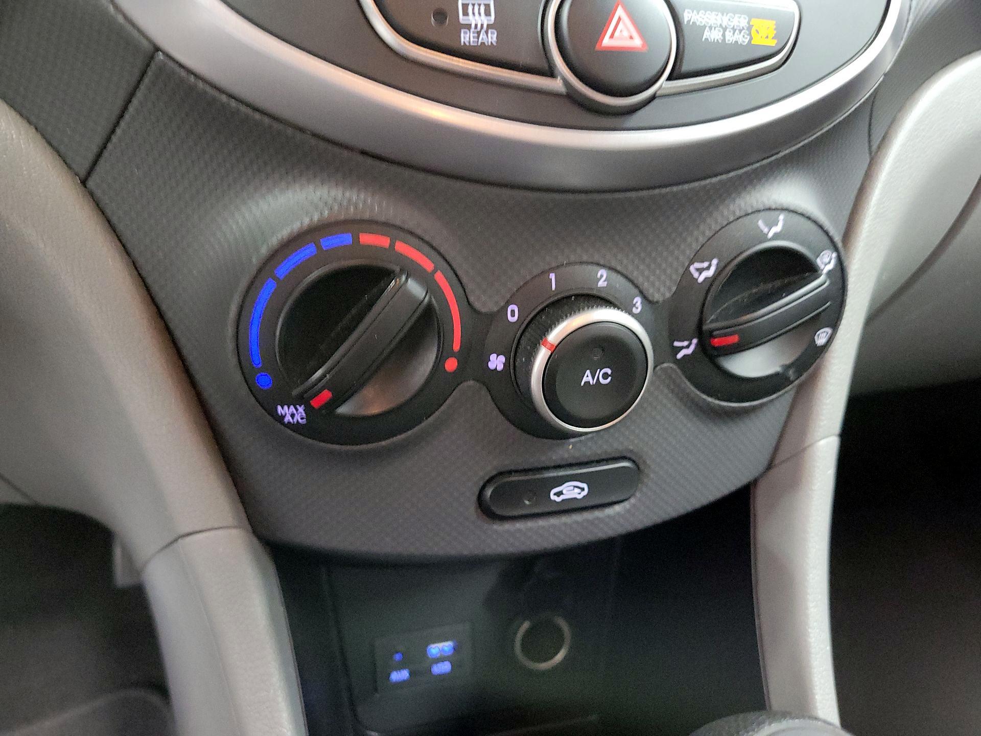 Thumbnail: 2015 Hyundai Accent - 12