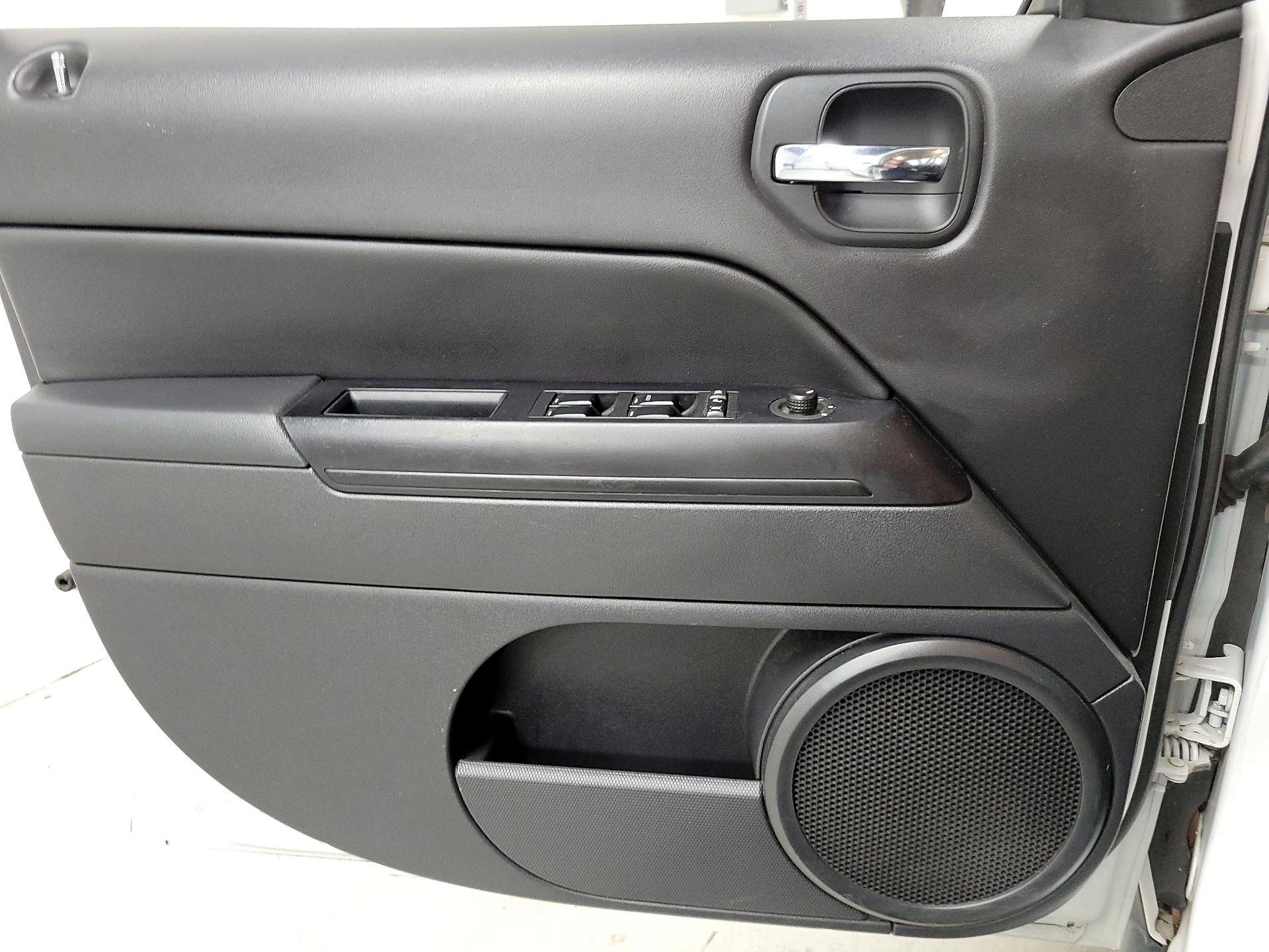 Thumbnail: 2016 Jeep Patriot - 12