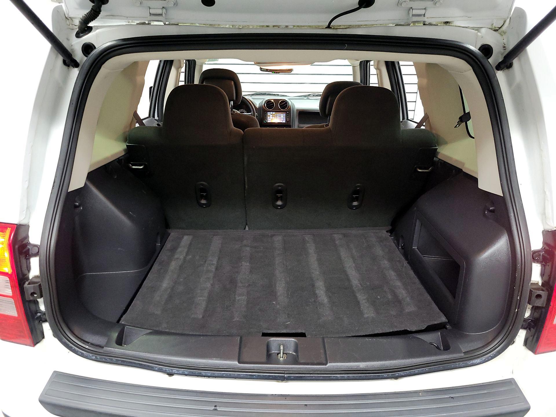 Thumbnail: 2016 Jeep Patriot - 17